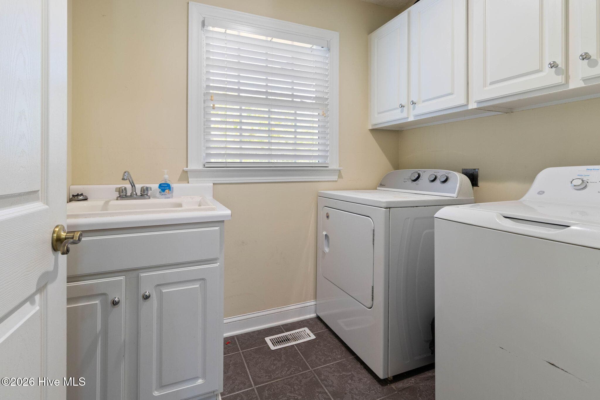 Single Family Residence at 727 Mount Olive Road, Bladenboro, NC 28320, photo 35 of 74