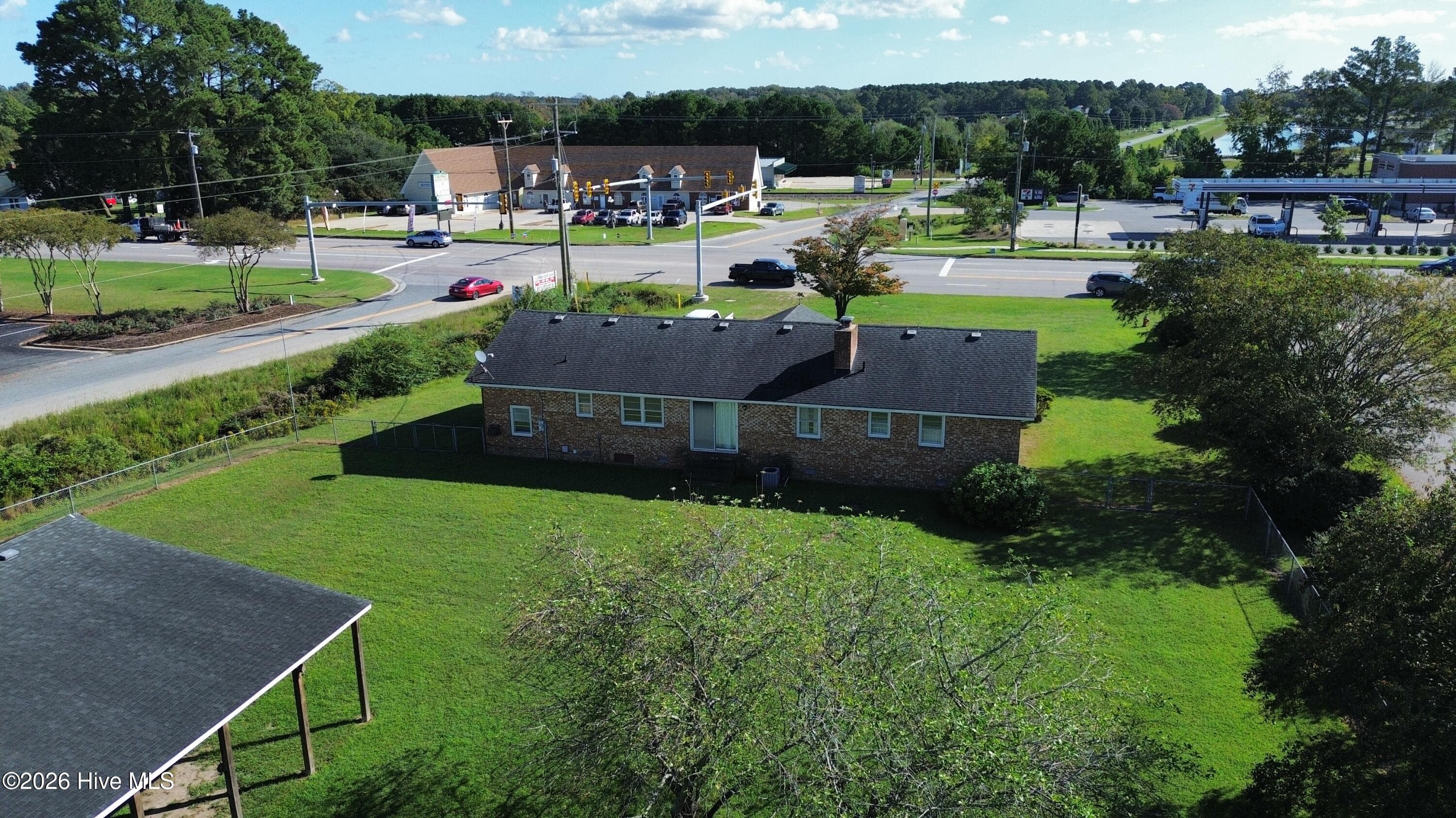 Commercial property for sale at the corner of a 4-way intersection in Moyock. - 262 Caratoke Highway, Moyock, NC 27958, Moyock