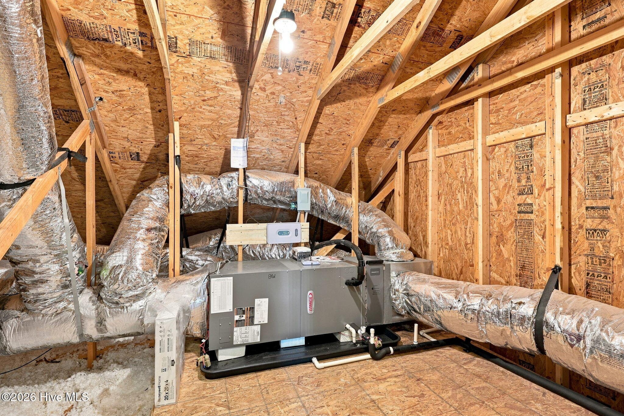 Walk in attic - 504 Casting Net Way, Swansboro, NC 28584