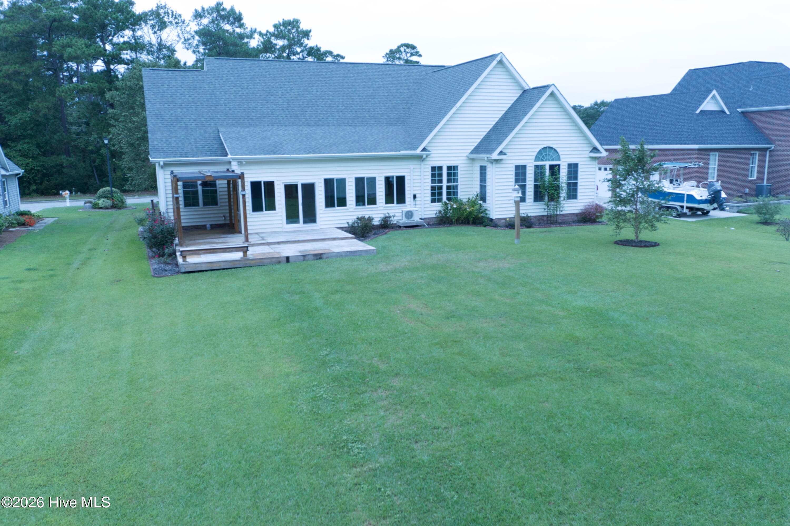 Single Family Residence at 1926 Snowy Egret Drive, Morehead City, NC 28557, photo 6 of 164