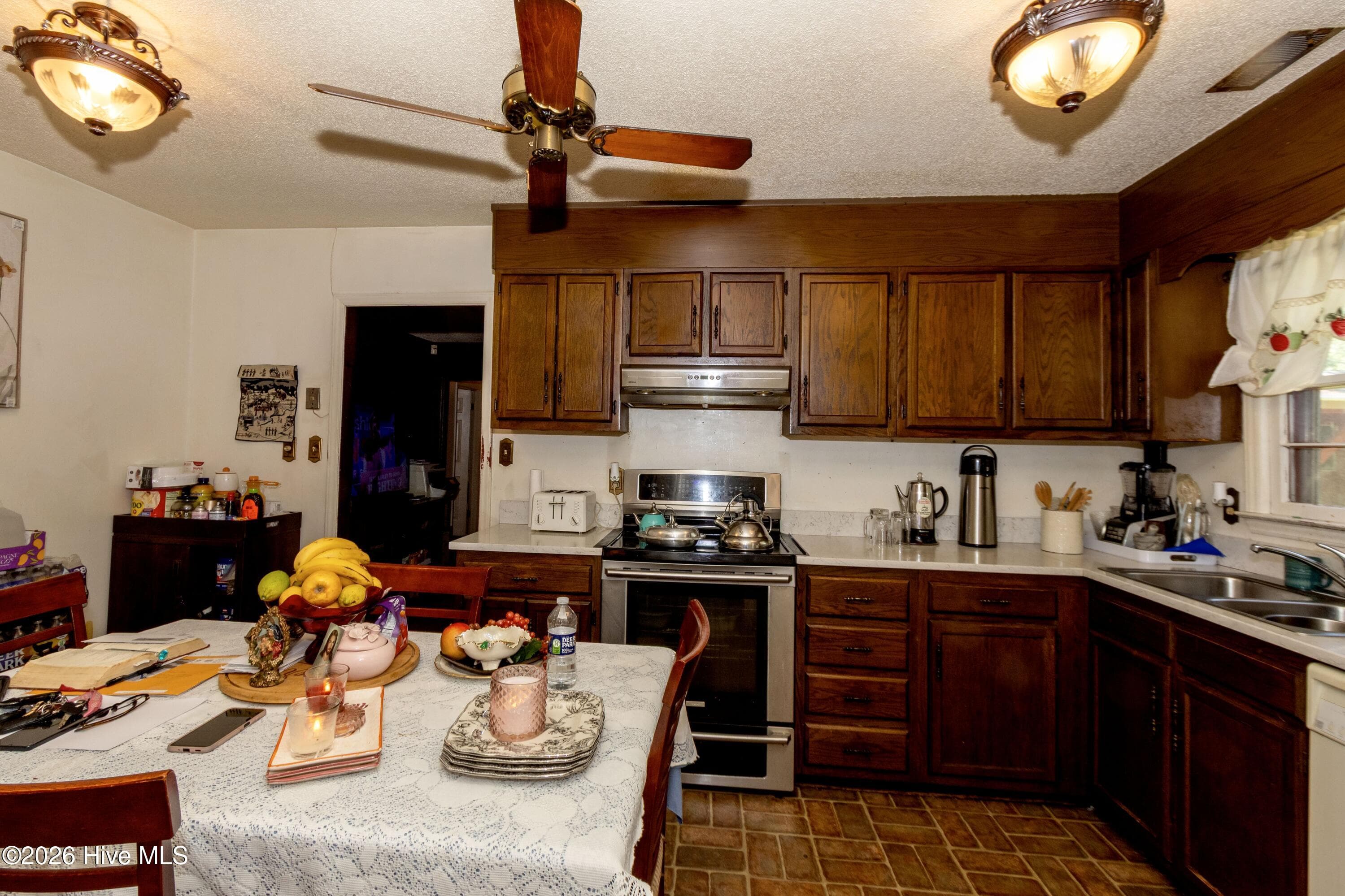 Single Family Residence at 207 E Willowood Lane, Jacksonville, NC 28546, photo 4 of 11