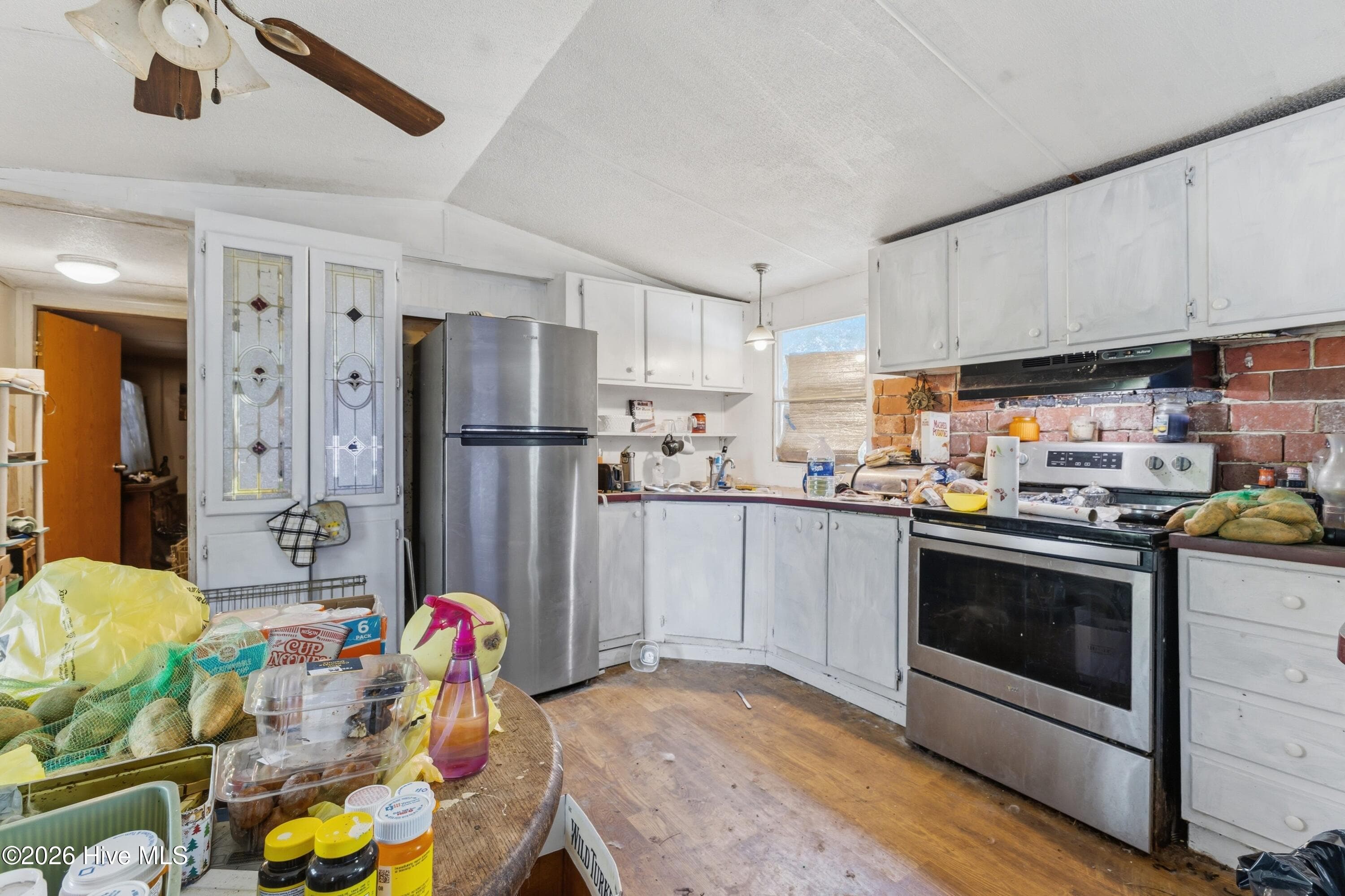 Manufactured Home at 315 Messer Loop Road, Burgaw, NC 28425, photo 10 of 16