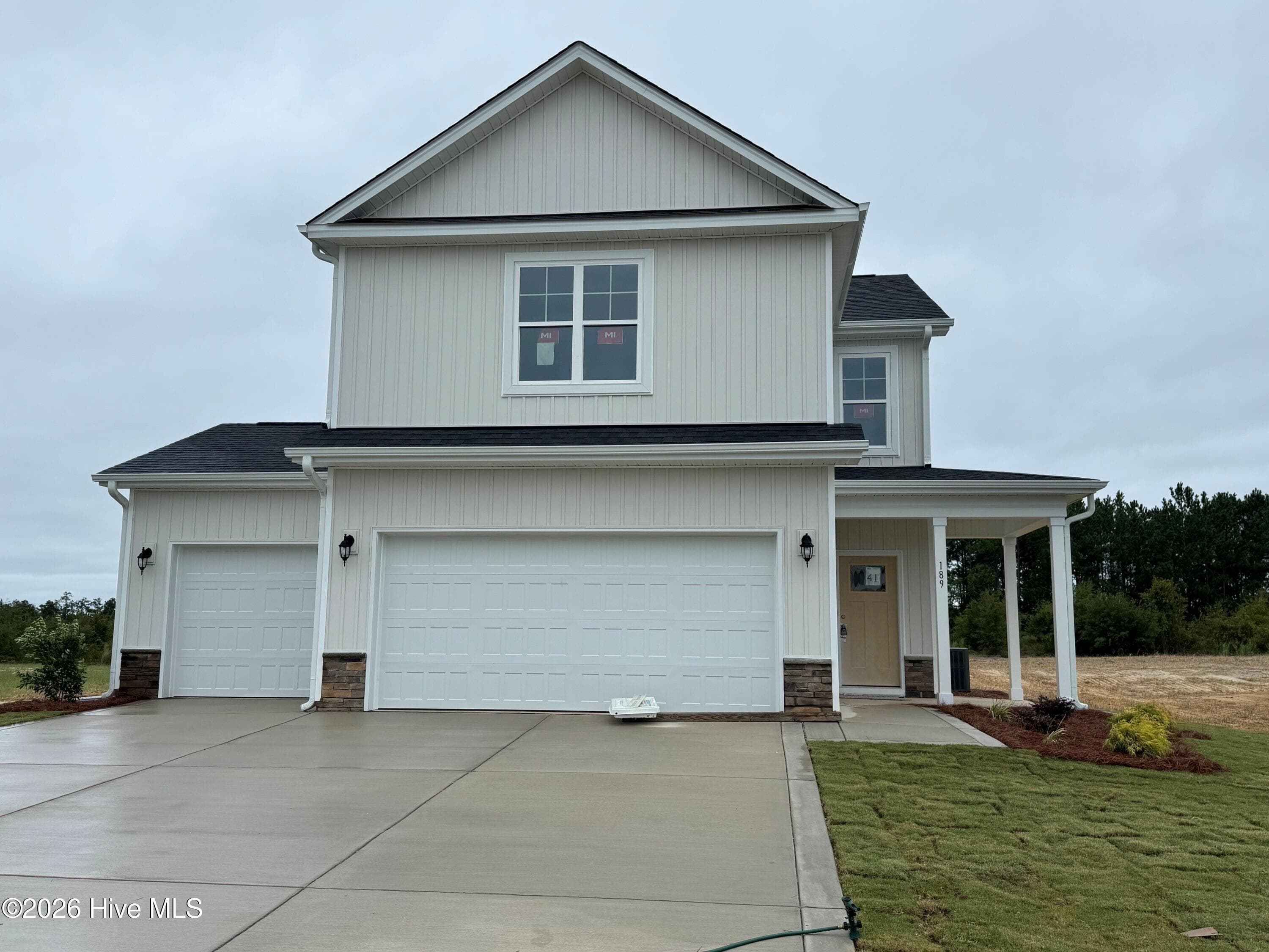 Single Family Residence at 189 Ashley Heights Drive, Aberdeen, NC 28315, photo 3 of 43