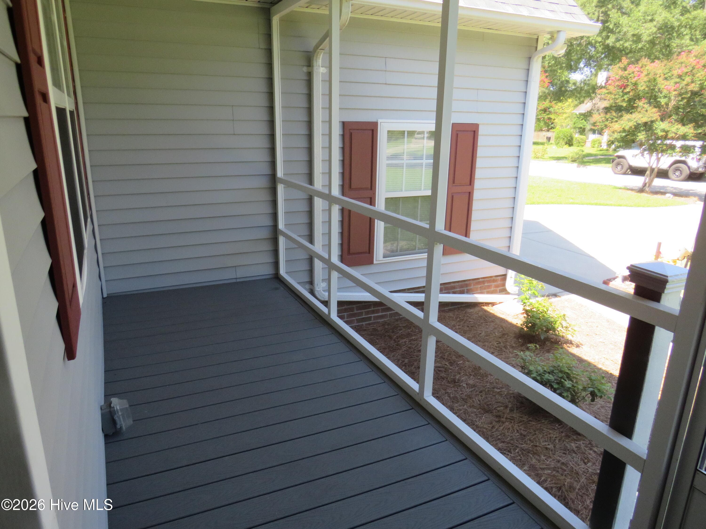 Single Family Residence at 4111 Yarmouth Road, New Bern, NC 28562, photo 2 of 30