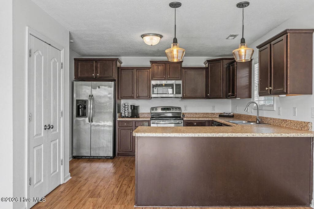 Single Family Residence at 837 Dynasty Drive, Jacksonville, NC 28546, photo 13 of 23