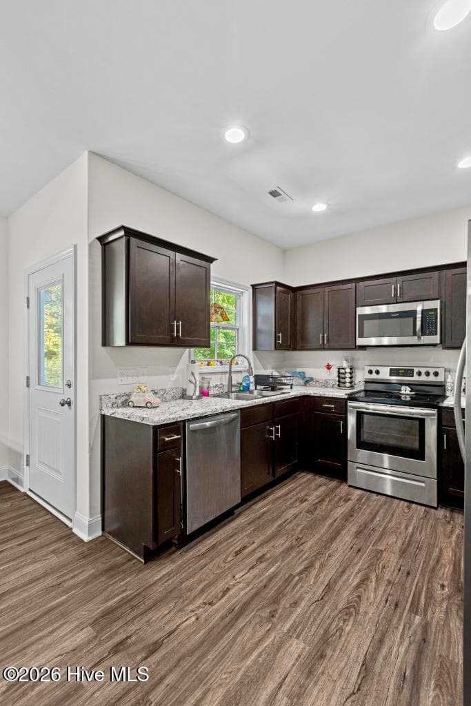 Single Family Residence at 150 Broadleaf Drive, Jacksonville, NC 28546, photo 15 of 52