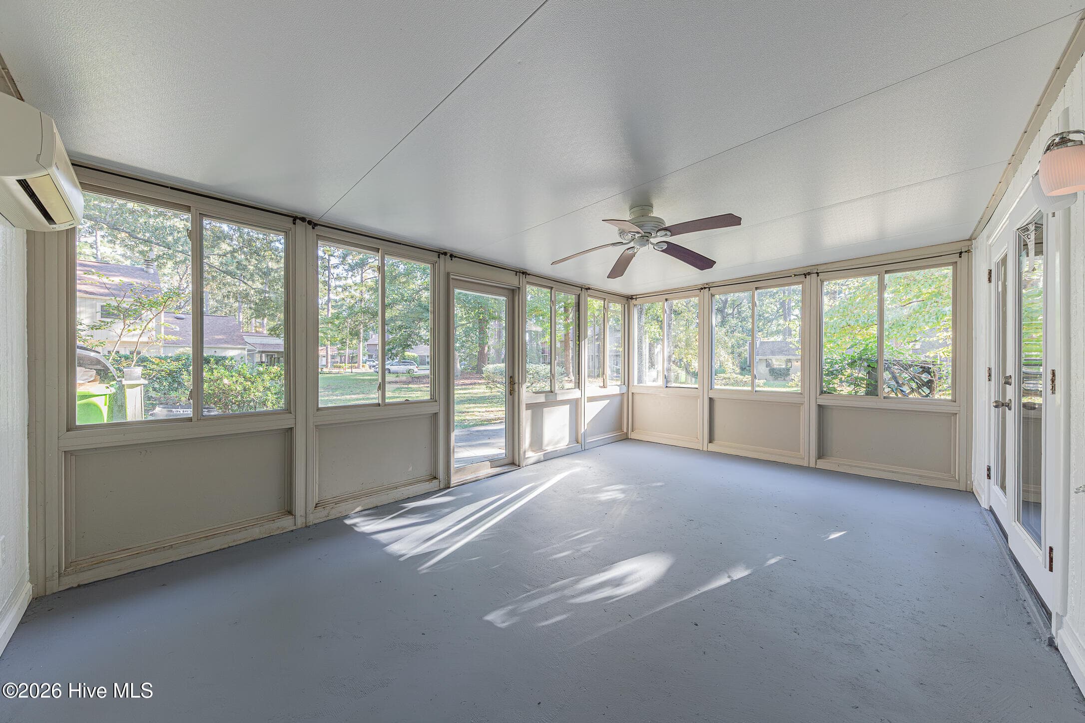 Townhouse at 97 Quarterdeck, New Bern, NC 28562, photo 23 of 71