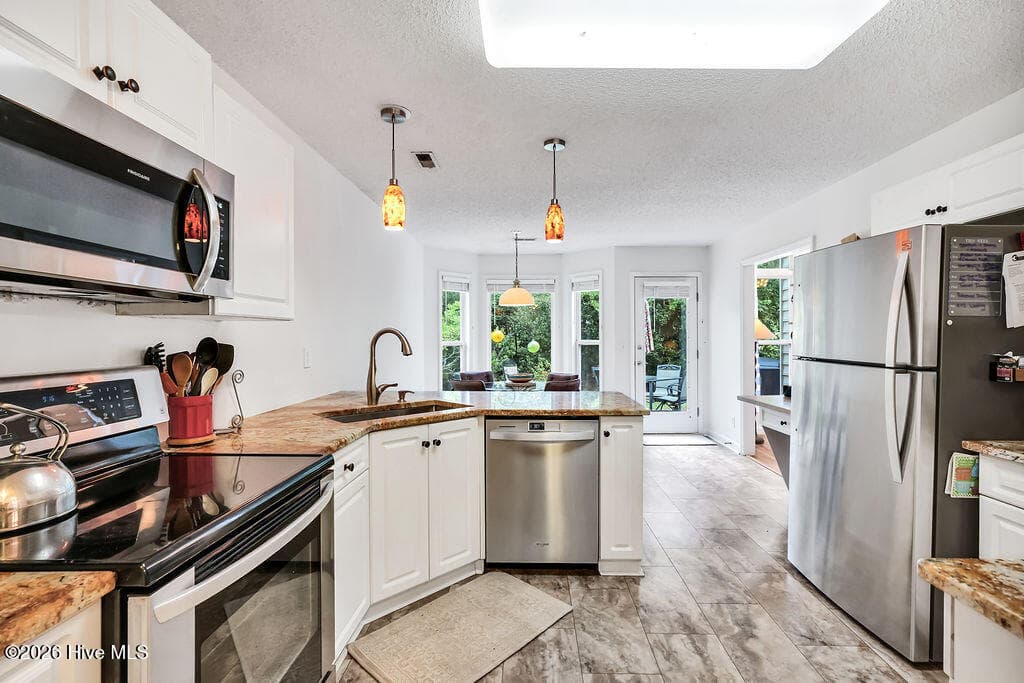Single Family Residence at 3032 Weatherby Court, Wilmington, NC 28405, photo 18 of 45