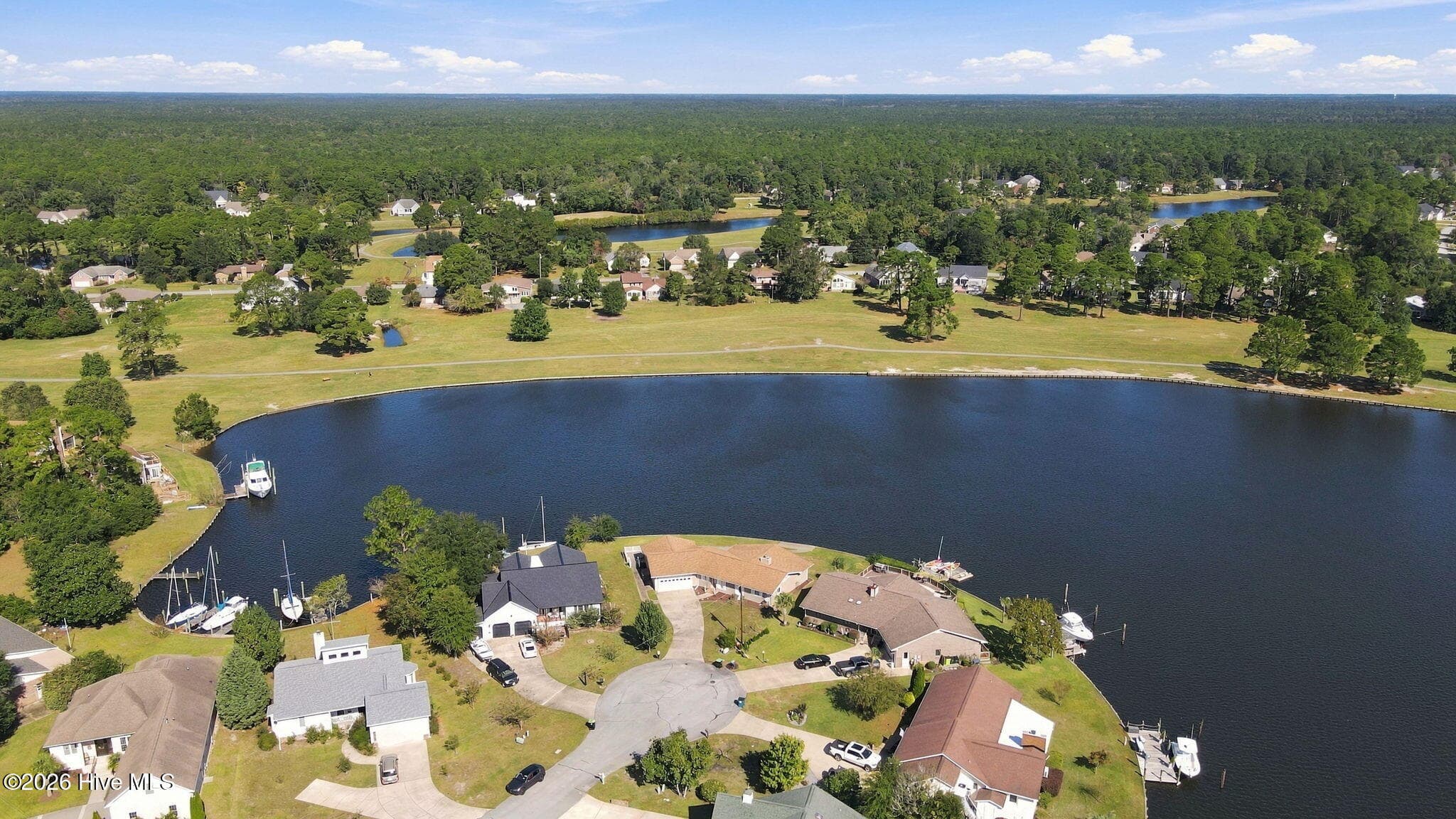 Single Family Residence at 905 Grenada Court, New Bern, NC 28560, photo 13 of 21