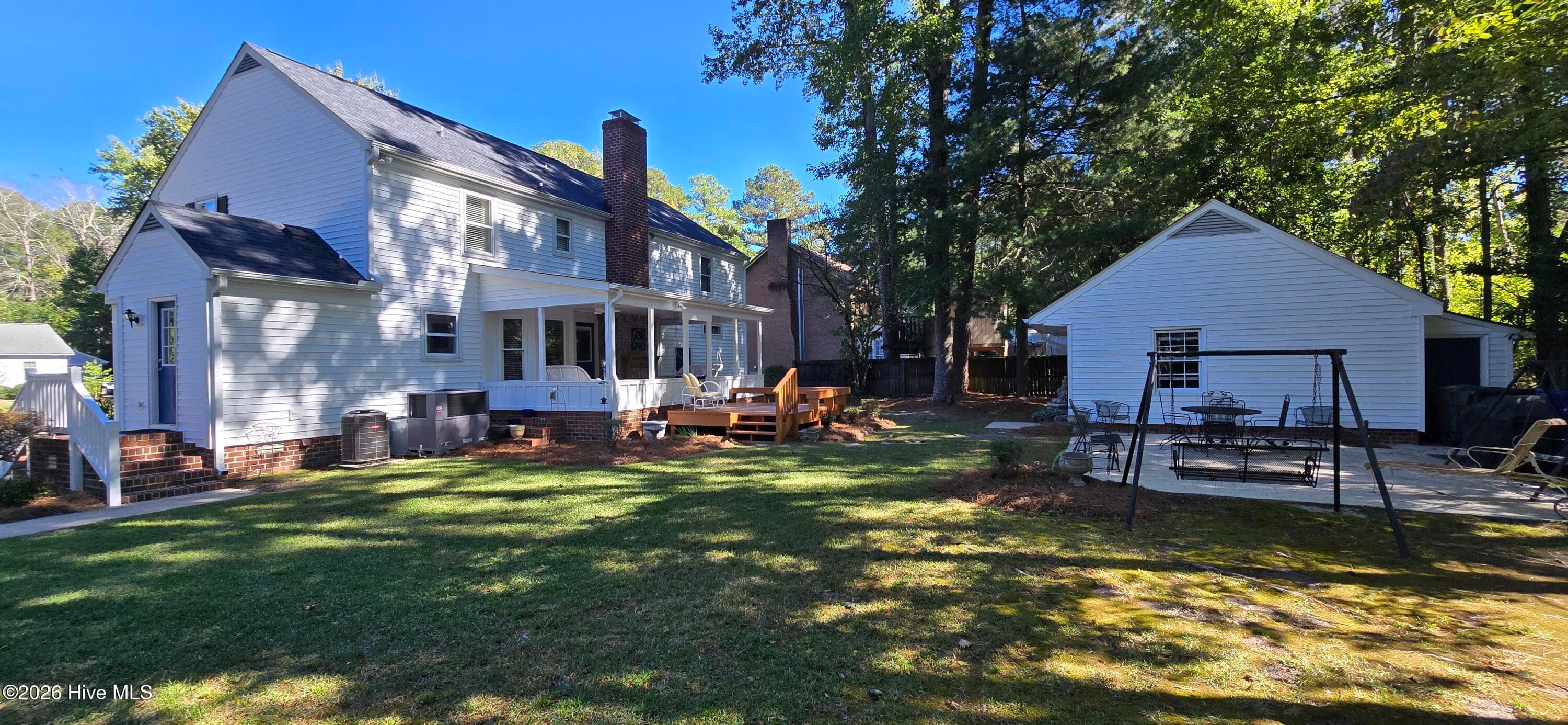 Single Family Residence at 531 Crestline Boulevard, Greenville, NC 27834, photo 3 of 53