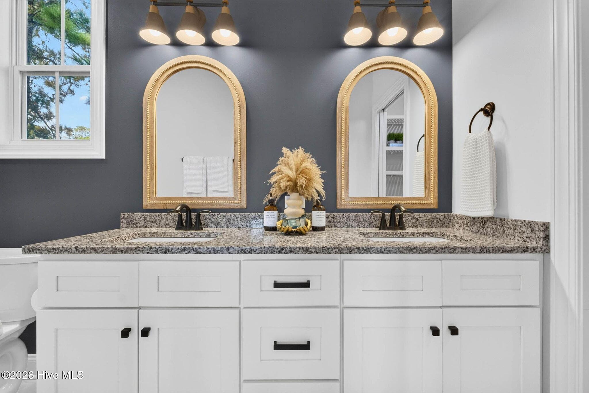 Single Family Residence at 1406 Marsh Cove Lane, Wilmington, NC 28409, photo 17 of 47