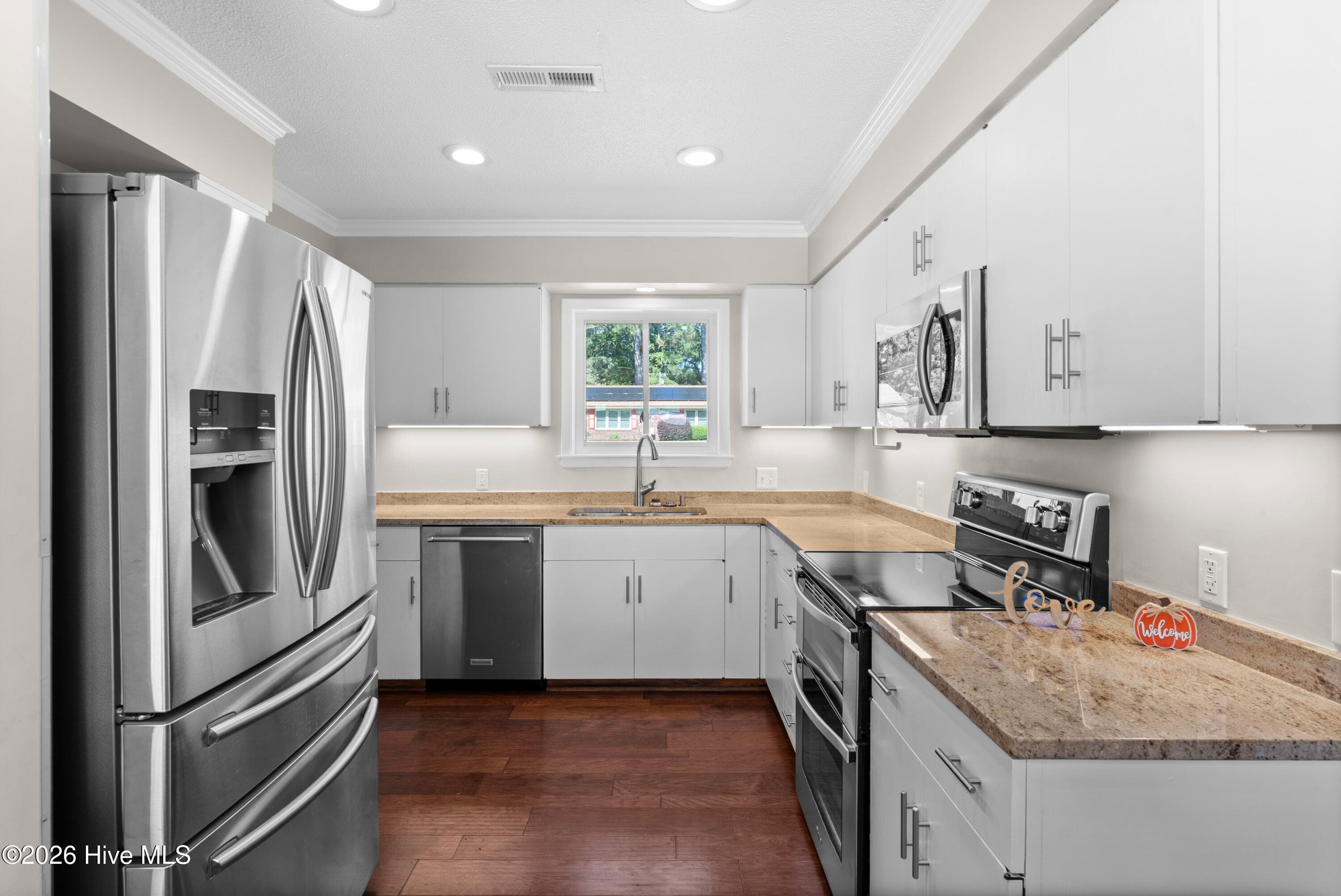 Single Family Residence at 616 E Murphy Street, Wallace, NC 28466, photo 61 of 122