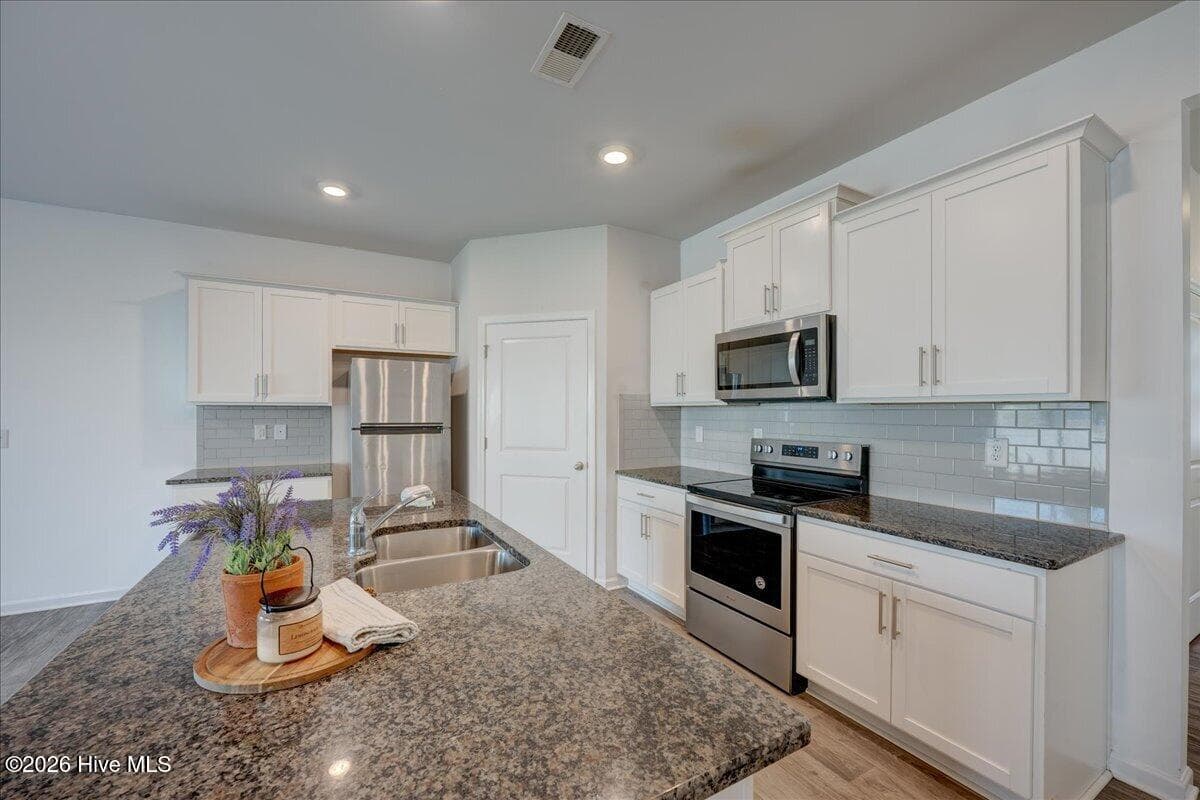 Single Family Residence at 413 Isabelle Street, New Bern, NC 28560, photo 40 of 80