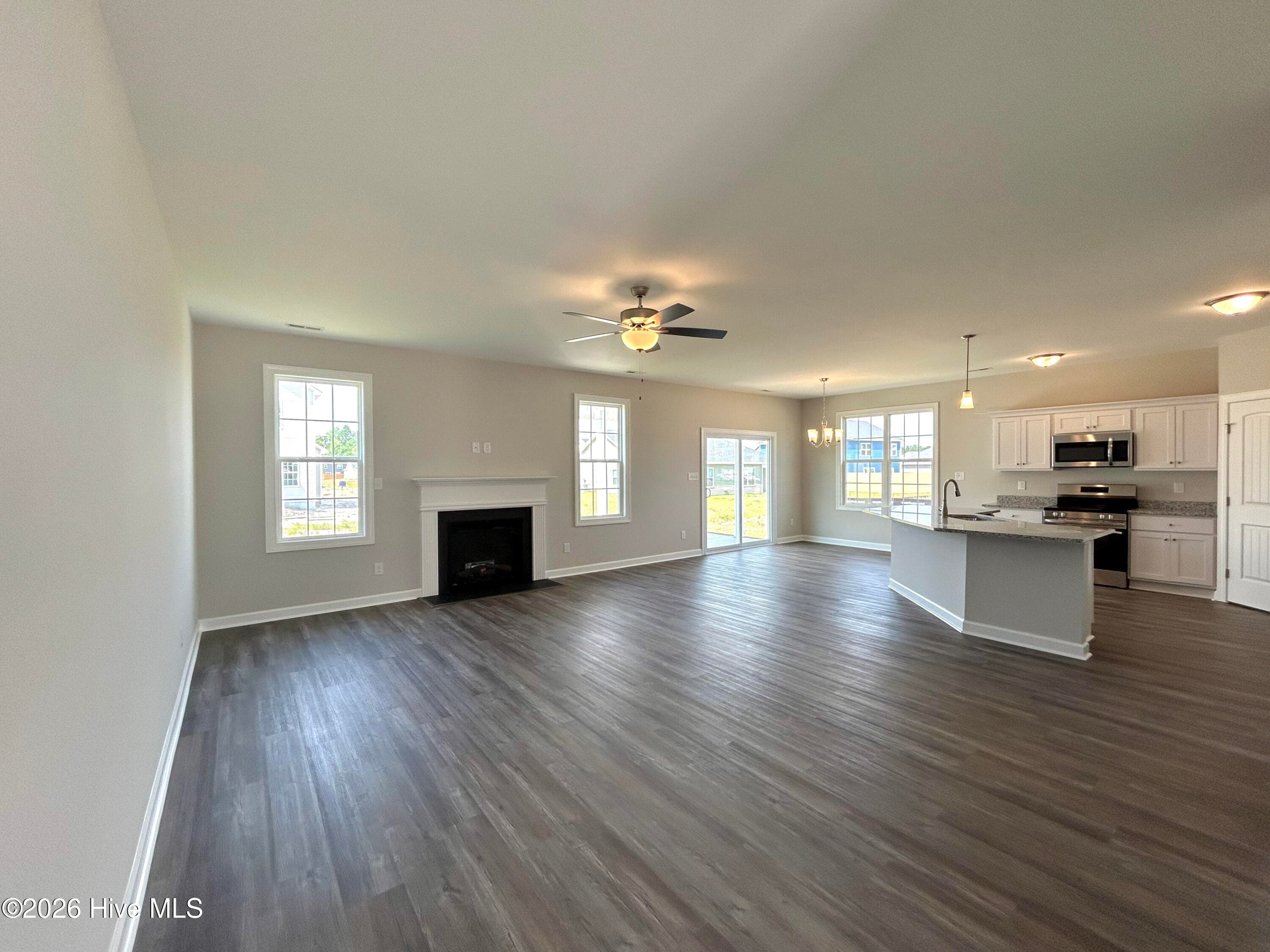 Single Family Residence at 824 Hidden Bridge Drive, Jacksonville, NC 28546, photo 15 of 54