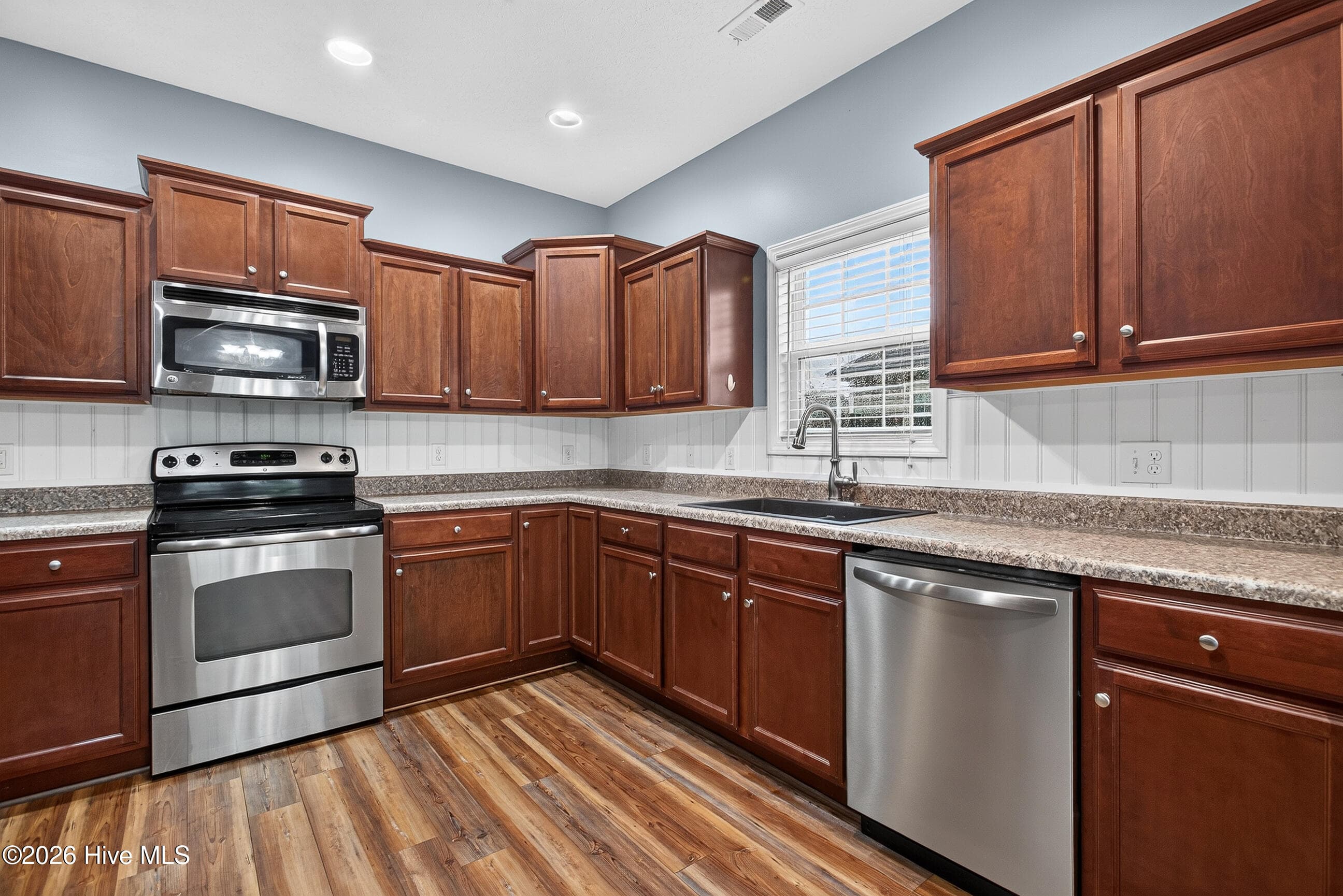 Single Family Residence at 710 Radiant Drive, Jacksonville, NC 28546, photo 10 of 38