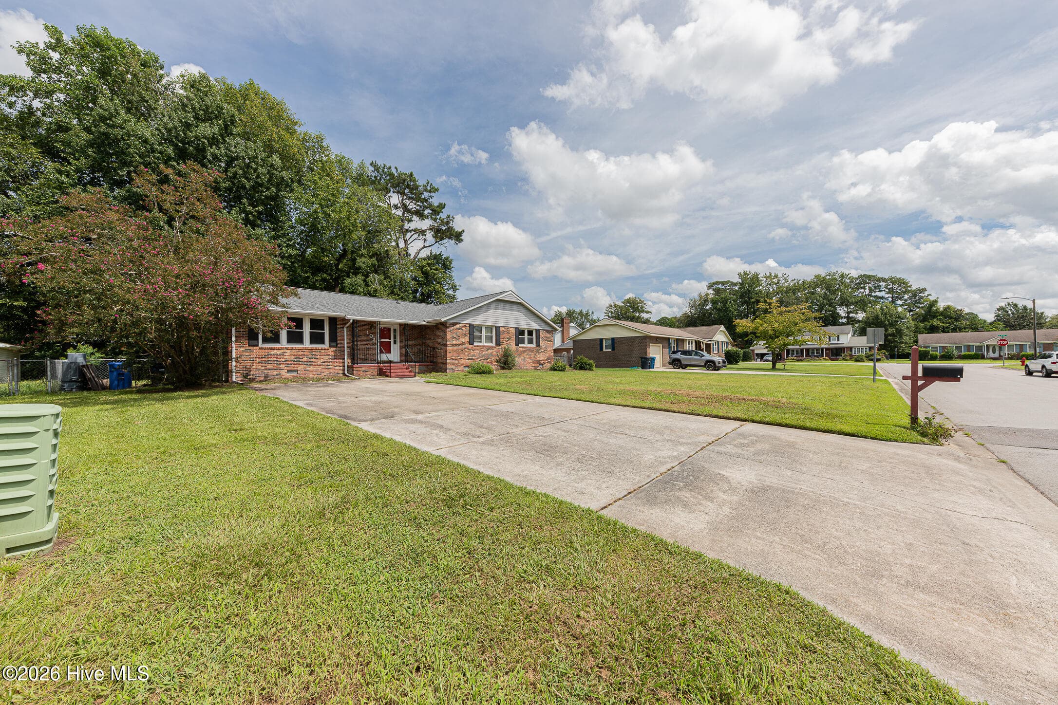 Single Family Residence at 102 Lionel Avenue, Jacksonville, NC 28540, photo 6 of 77