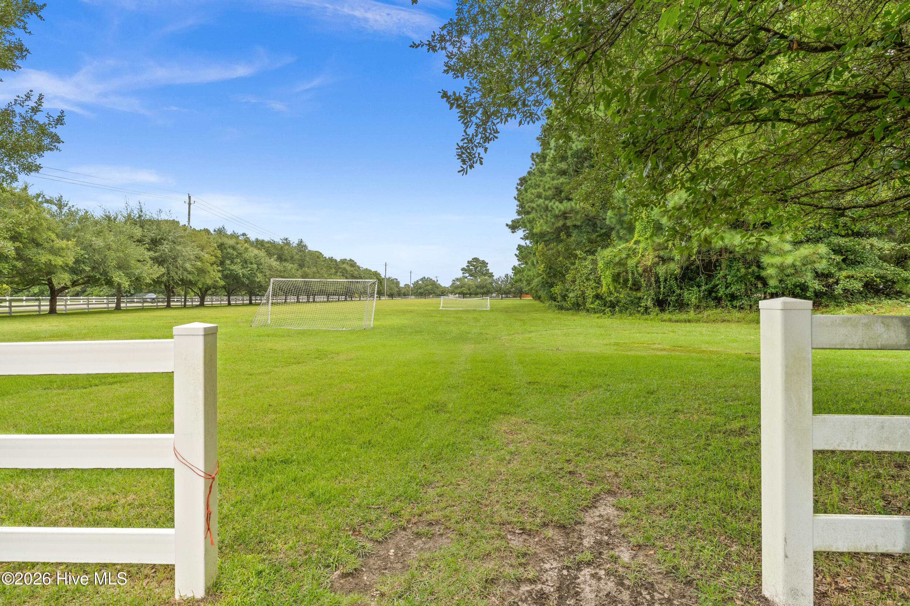 Single Family Residence at 131 W Scarborough Court, Hampstead, NC 28443, photo 19 of 28