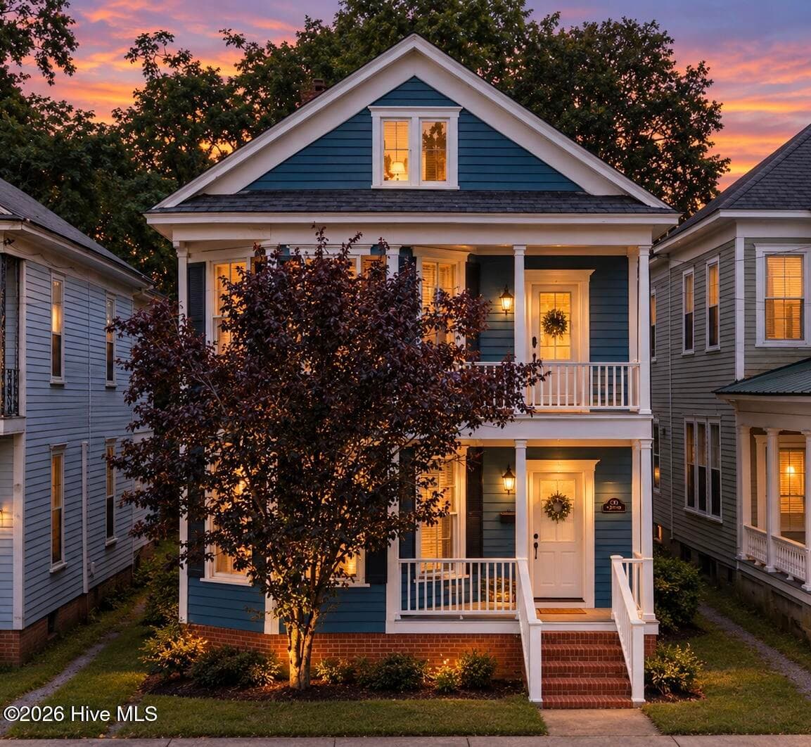 Single Family Residence at 403 N Market Street, Washington, NC 27889, photo 2 of 50