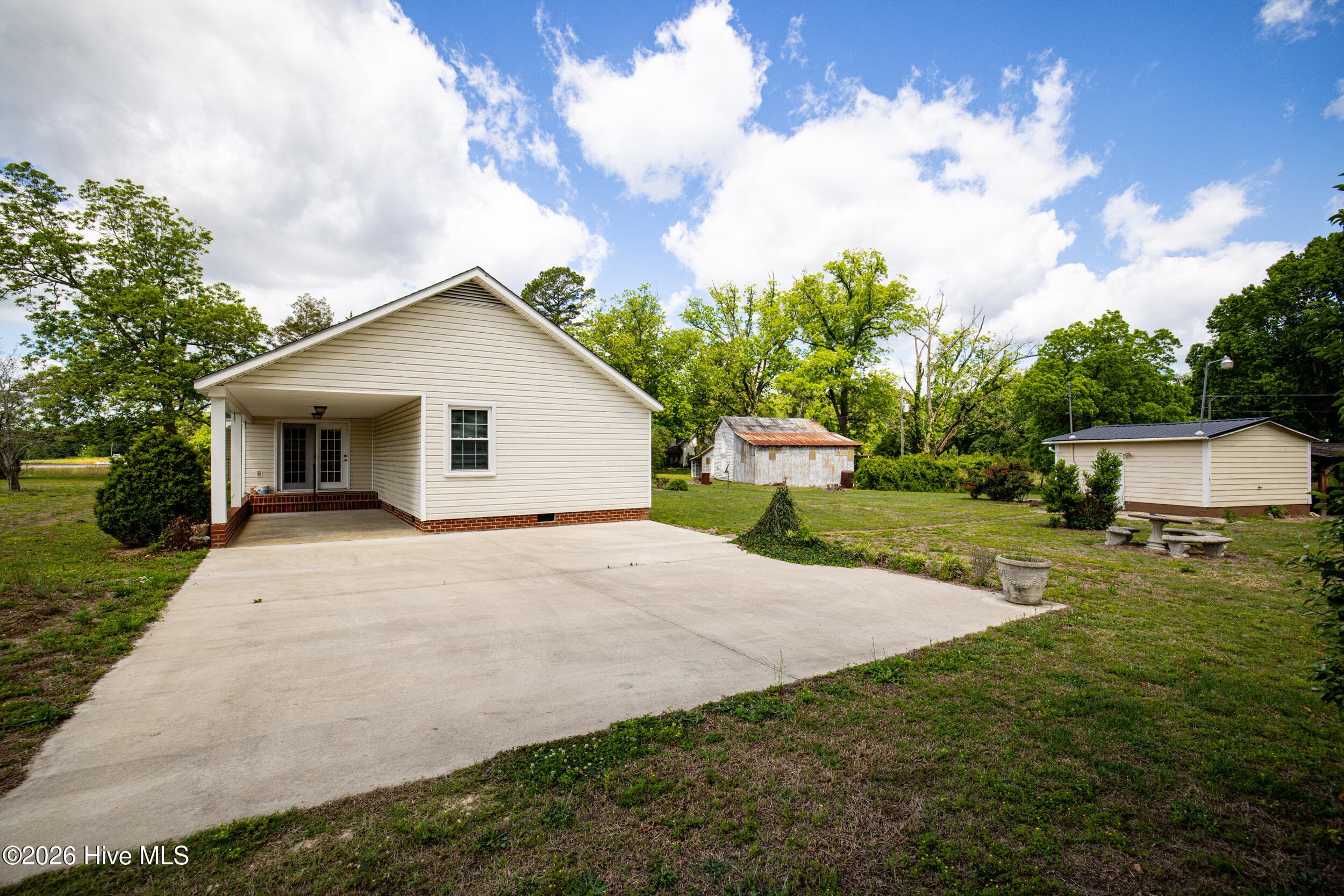 Single Family Residence at 10581 E Nc 42 Highway, Middlesex, NC 27557, photo 6 of 38