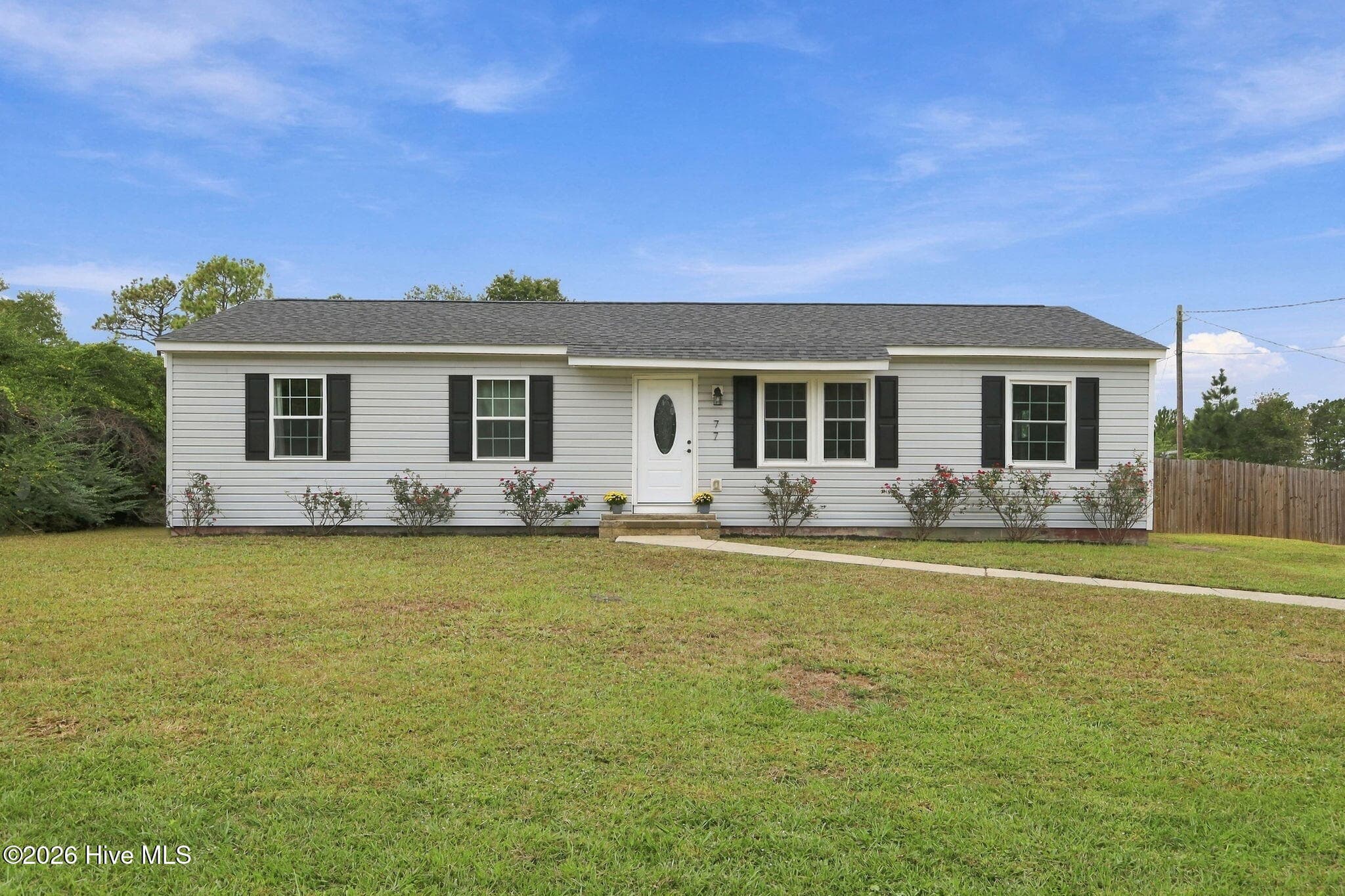 Single Family Residence at 77 Crown Point Road, Hubert, NC 28539, photo 4 of 41