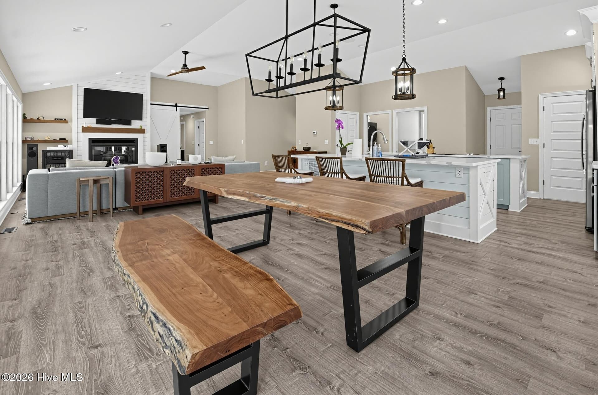 Single Family Residence at 711 N Green Tee Road, Hampstead, NC 28443, photo 10 of 21