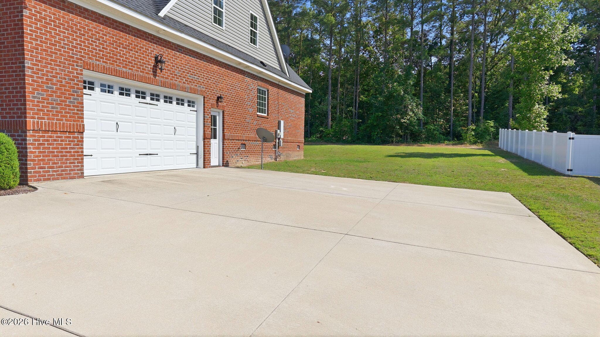 Single Family Residence at 1665 Blue Heron Drive, Nashville, NC 27856, photo 10 of 53