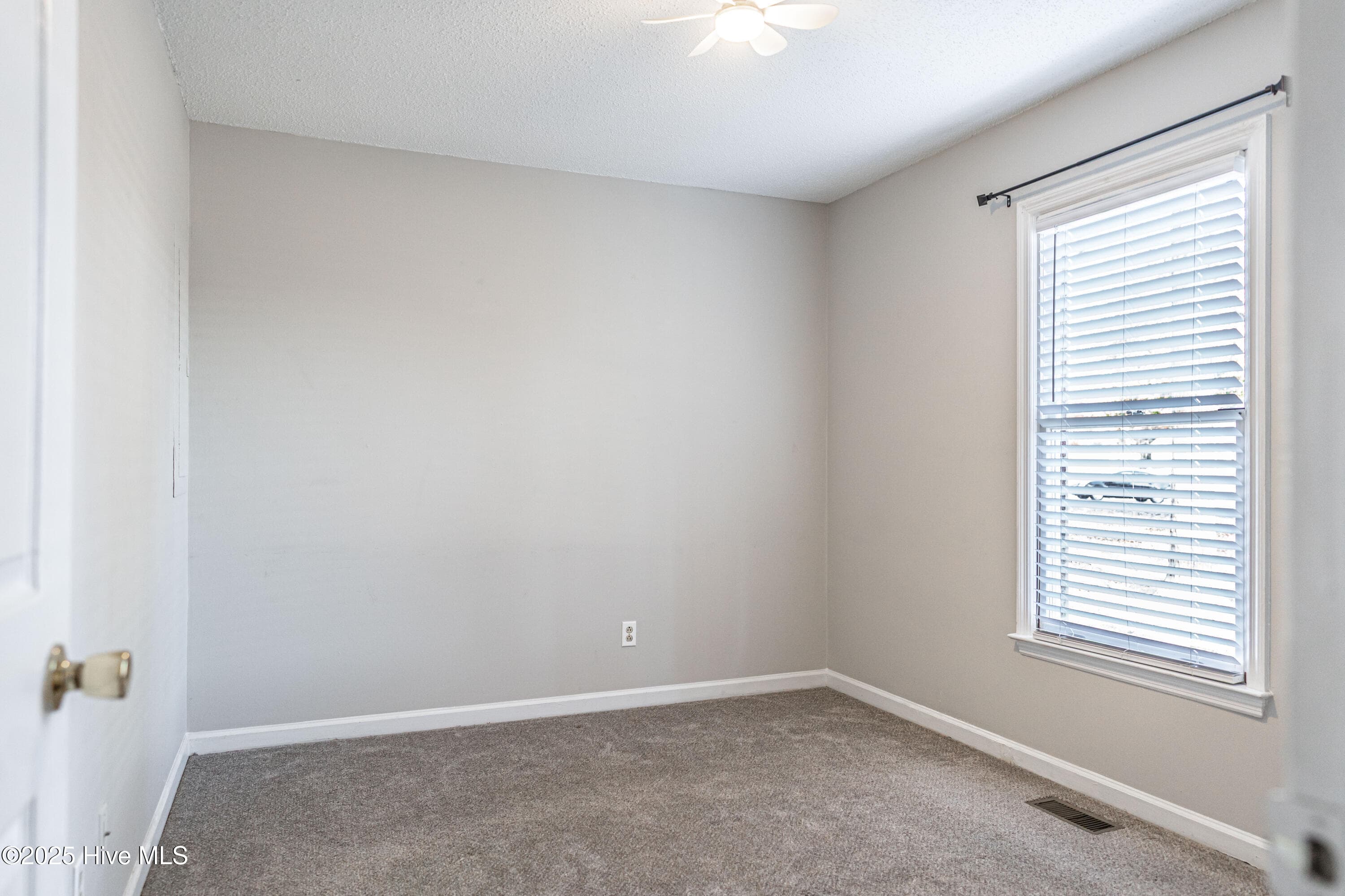 Single Family Residence at 3650 Hanover Drive, Hope Mills, NC 28348, photo 18 of 37