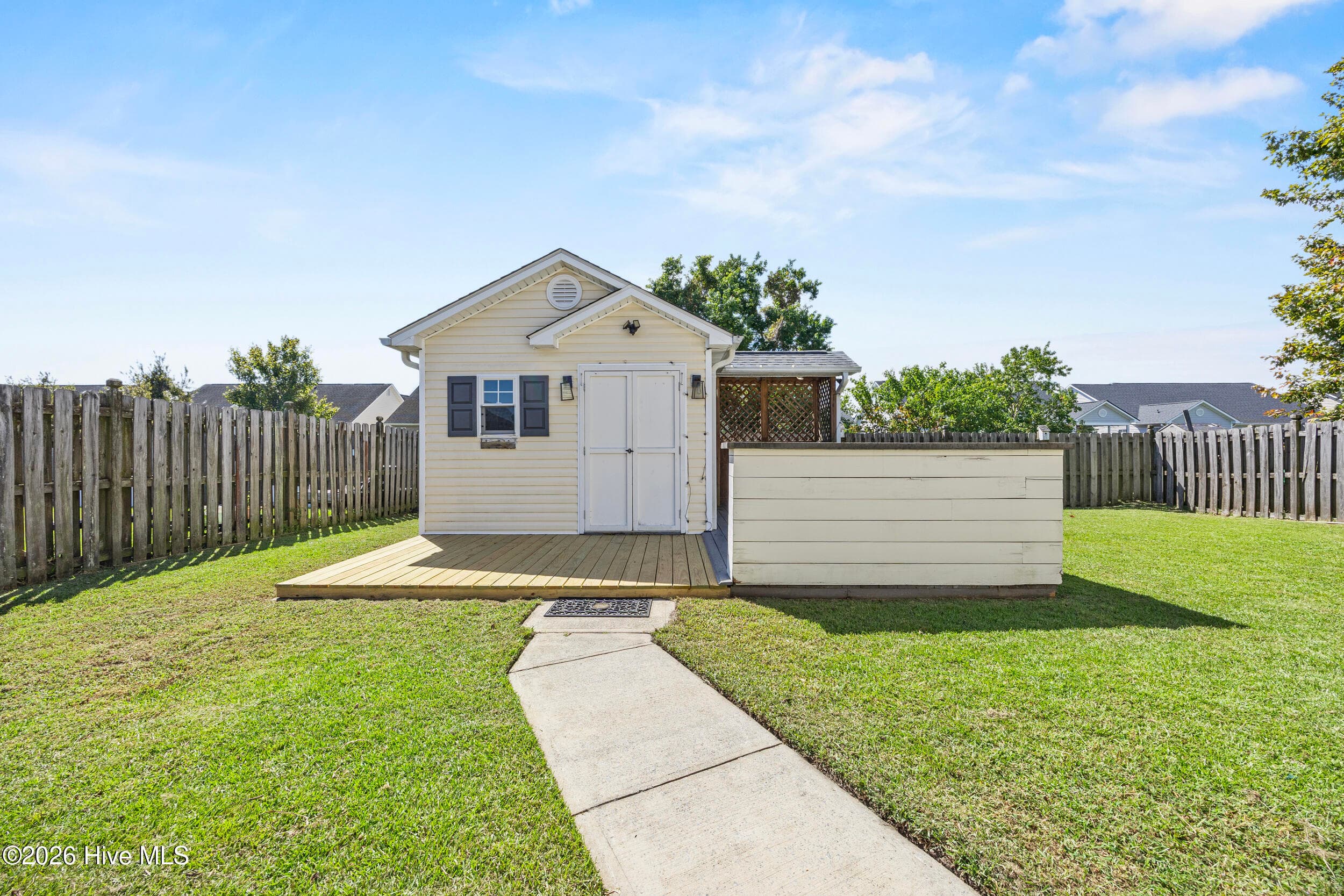 Single Family Residence at 605 Brookbend Drive, Wilmington, NC 28411, photo 32 of 40