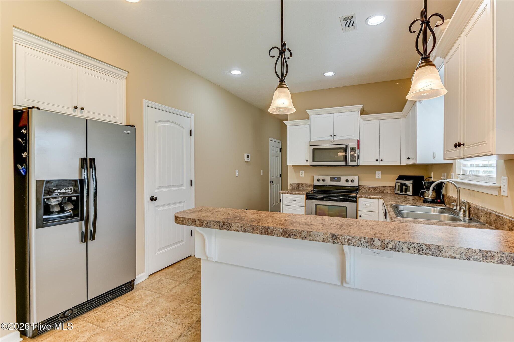 Breakfast bar - 836 Westlawn Drive, Grovetown, GA 30813