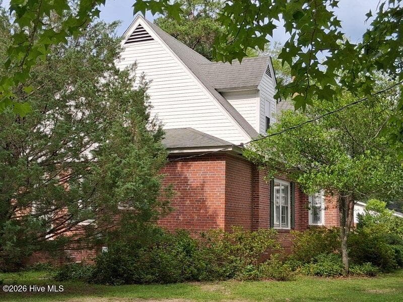 Single Family Residence at 201 E Bell Street, Tabor City, NC 28463, photo 5 of 28