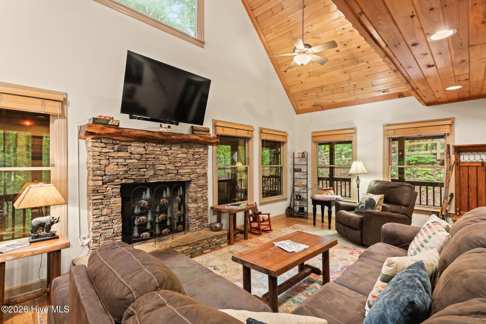 Single Family Residence at 398 Mountain Tops Circle, Blue Ridge, GA 30513, photo 4 of 63
