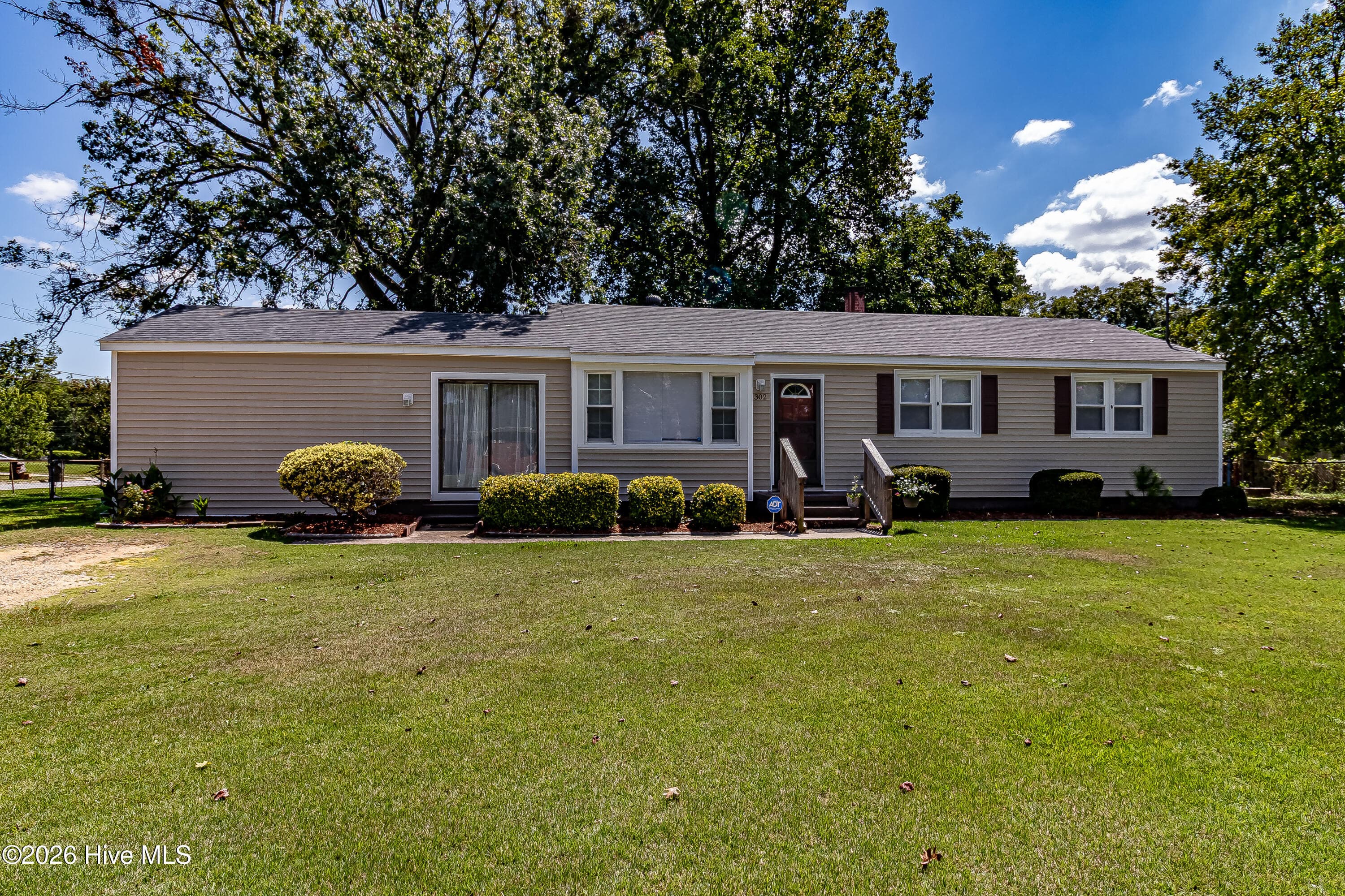 Single Family Residence at 302 Nelson Drive, Goldsboro, NC 27534, photo 3 of 38
