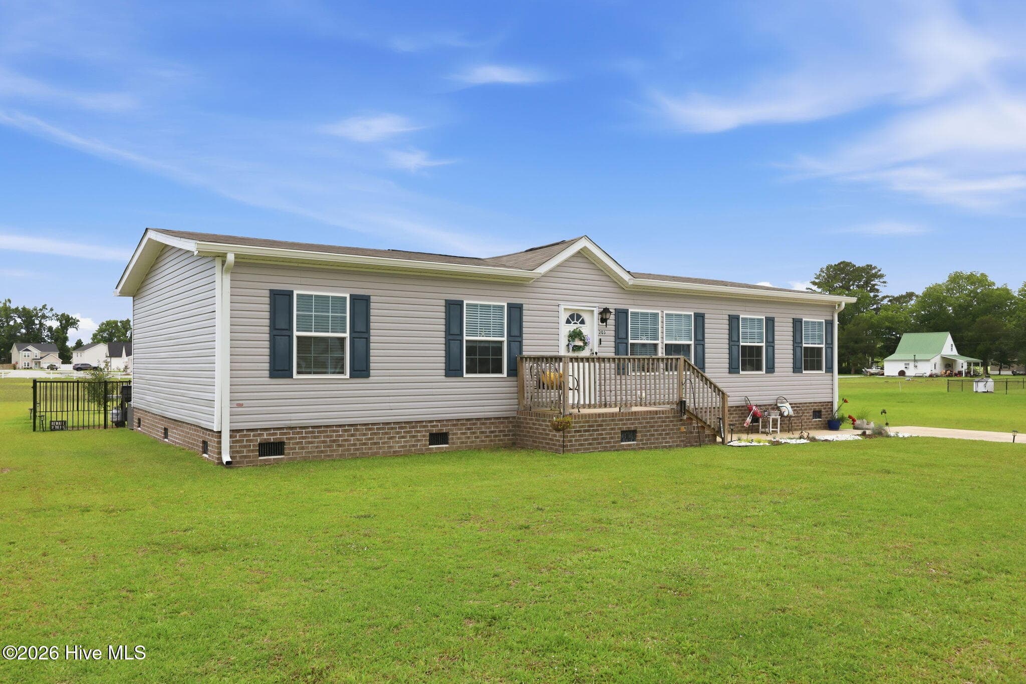Manufactured Home at 203 Magnolia Drive, Stella, NC 28582, photo 40 of 40