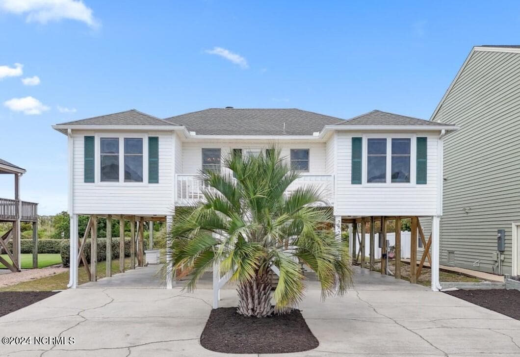 272 Brunswick Avenue W, Holden Beach, NC 28462