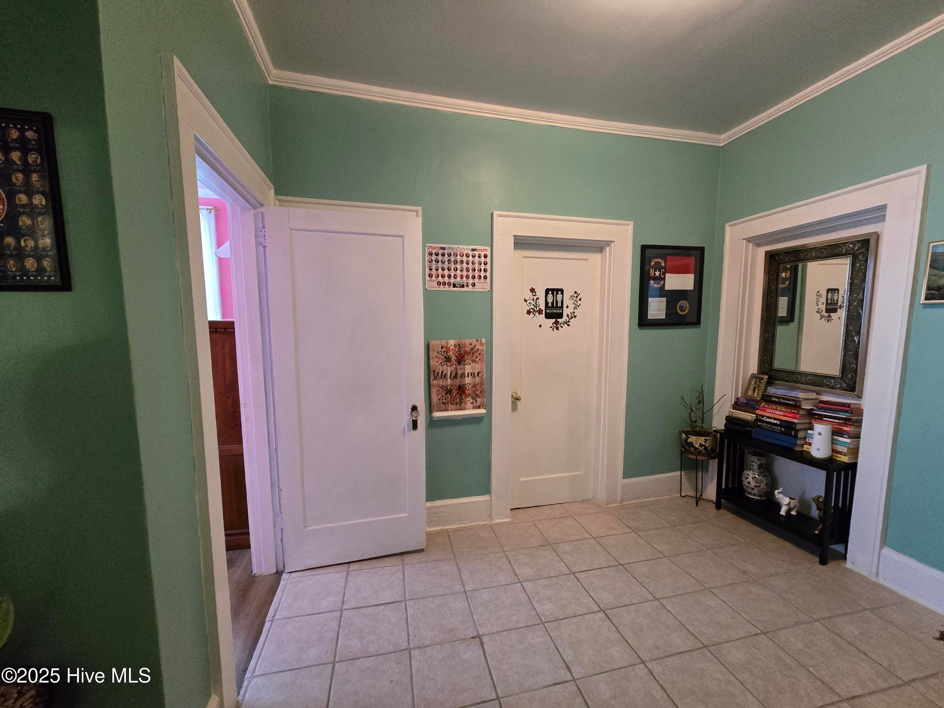 Single Family Residence at 1014 N Independence Street, Kinston, NC 28501, photo 3 of 13