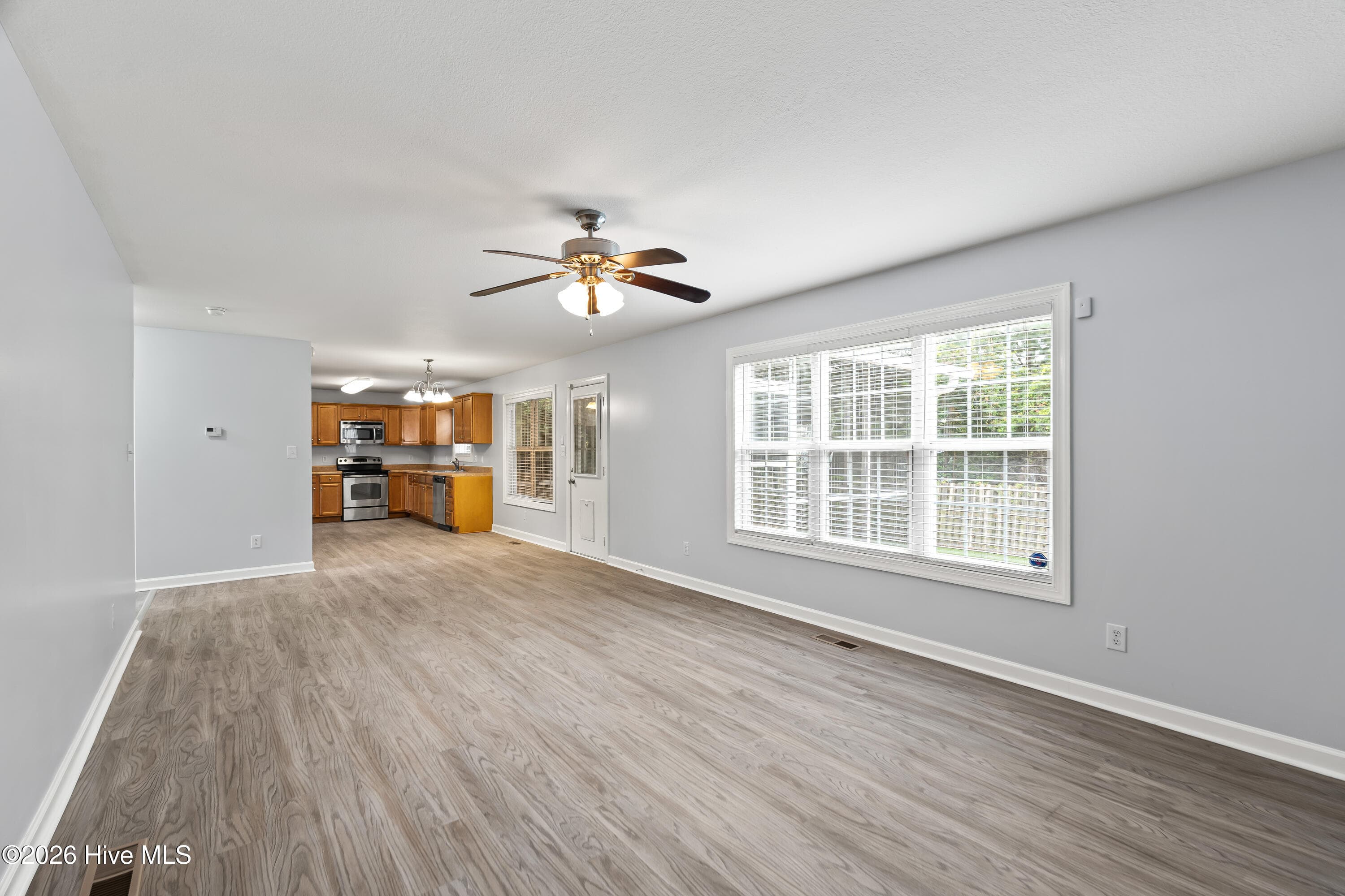 Single Family Residence at 109 Cypress Bay Drive, Jacksonville, NC 28546, photo 10 of 37