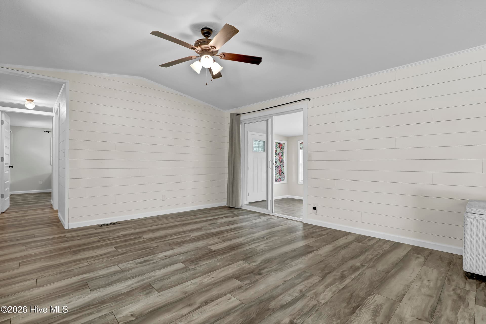 Manufactured Home at 714 Cedar Avenue, Hampstead, NC 28443, photo 17 of 30