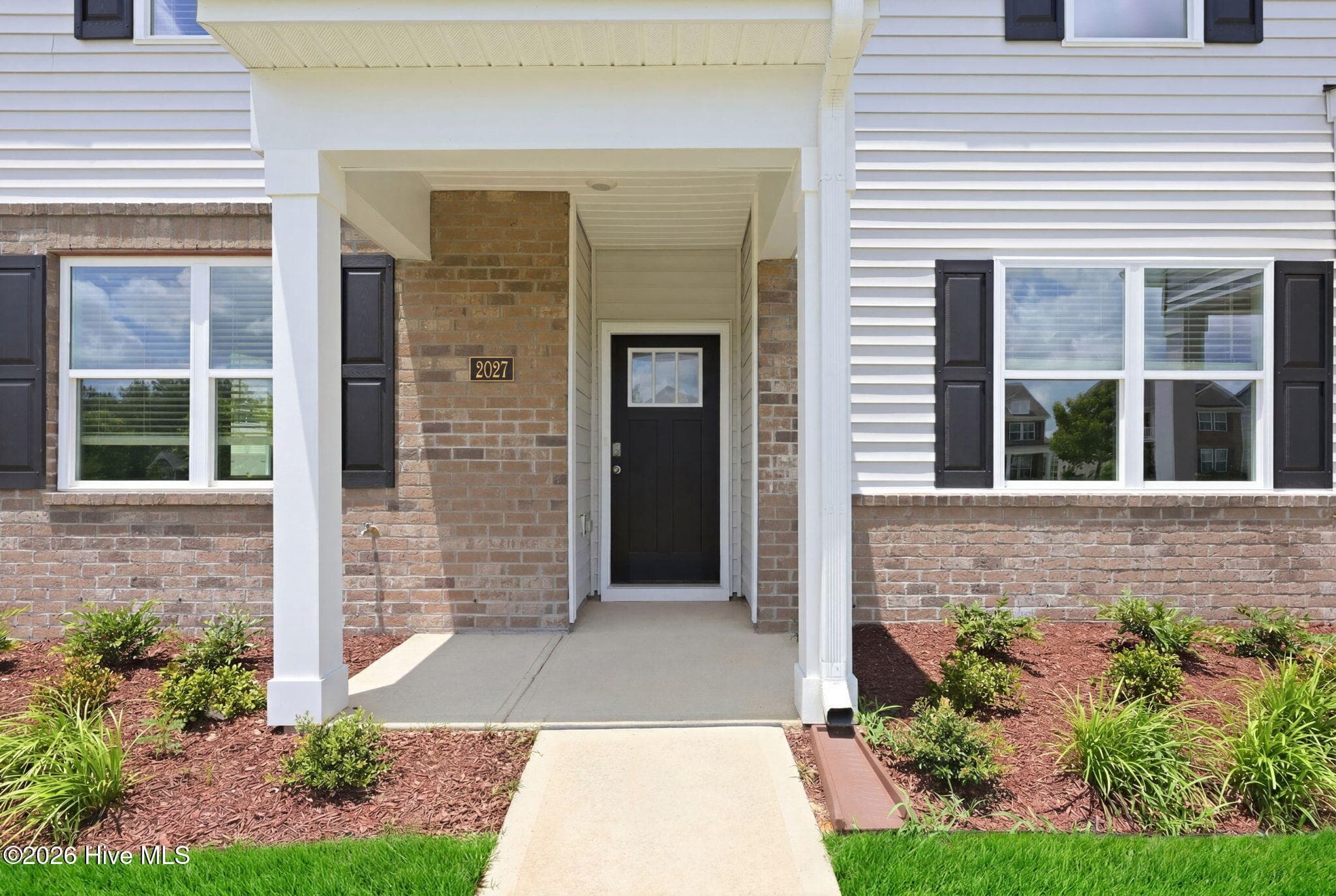 Townhouse at 2027 Clock Road, New Bern, NC 28562, photo 3 of 39