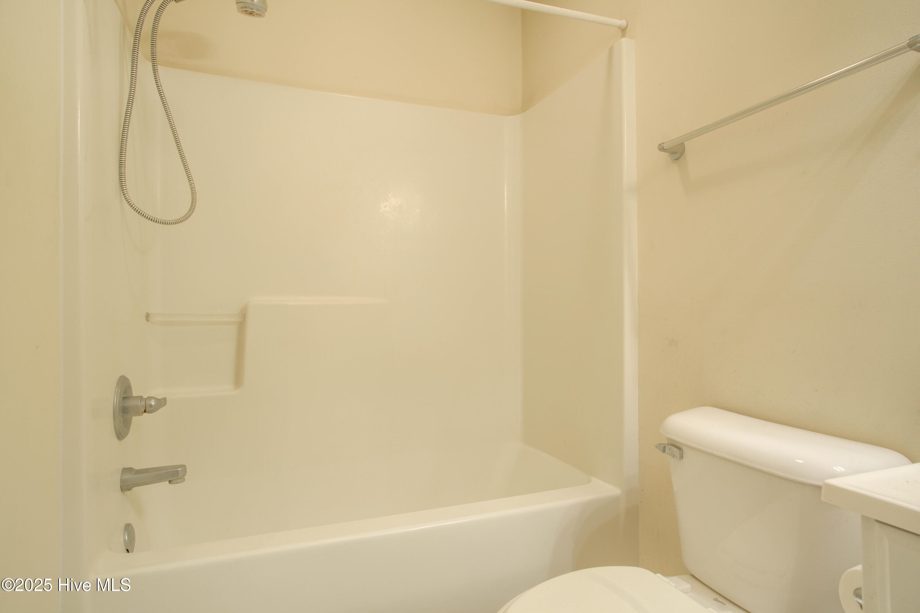 Townhouse at 113 Tillett Lane, Sneads Ferry, NC 28460, photo 21 of 29