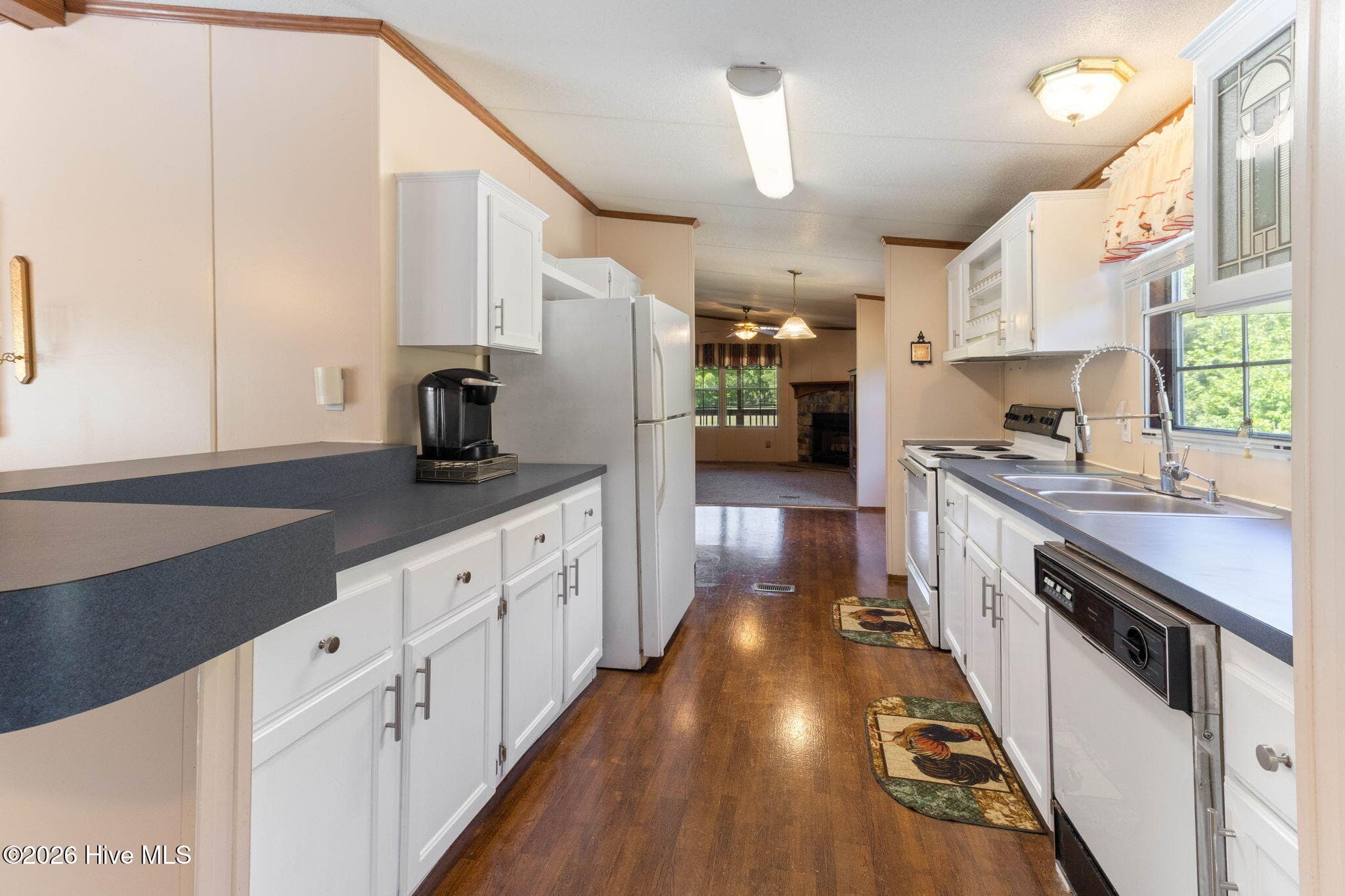 Manufactured Home at 4652 Faith Baptist Church Road, Pinetops, NC 27864, photo 20 of 145