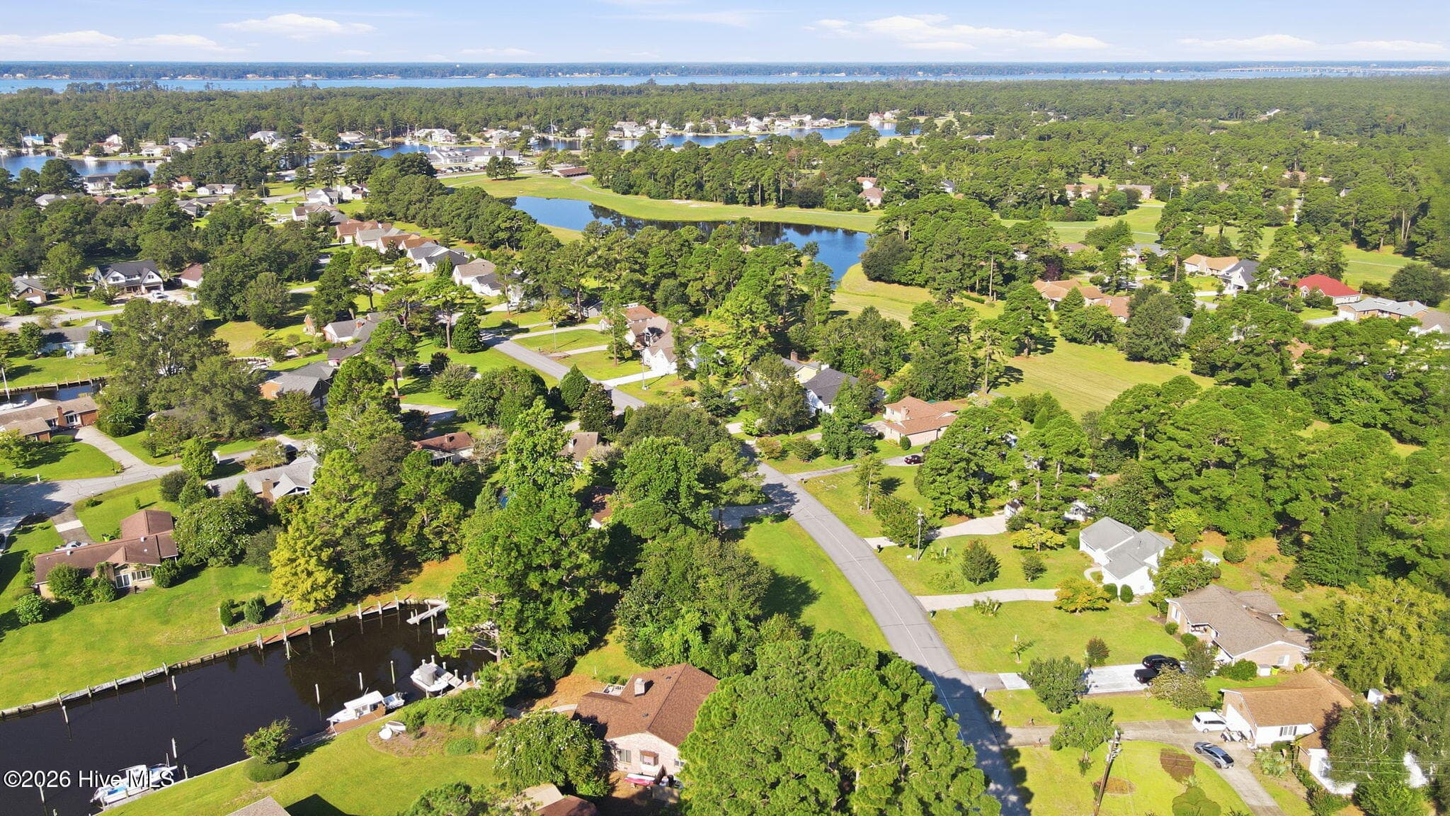 Wooded at 1304 Pelican Drive, New Bern, NC 28560, photo 10 of 12