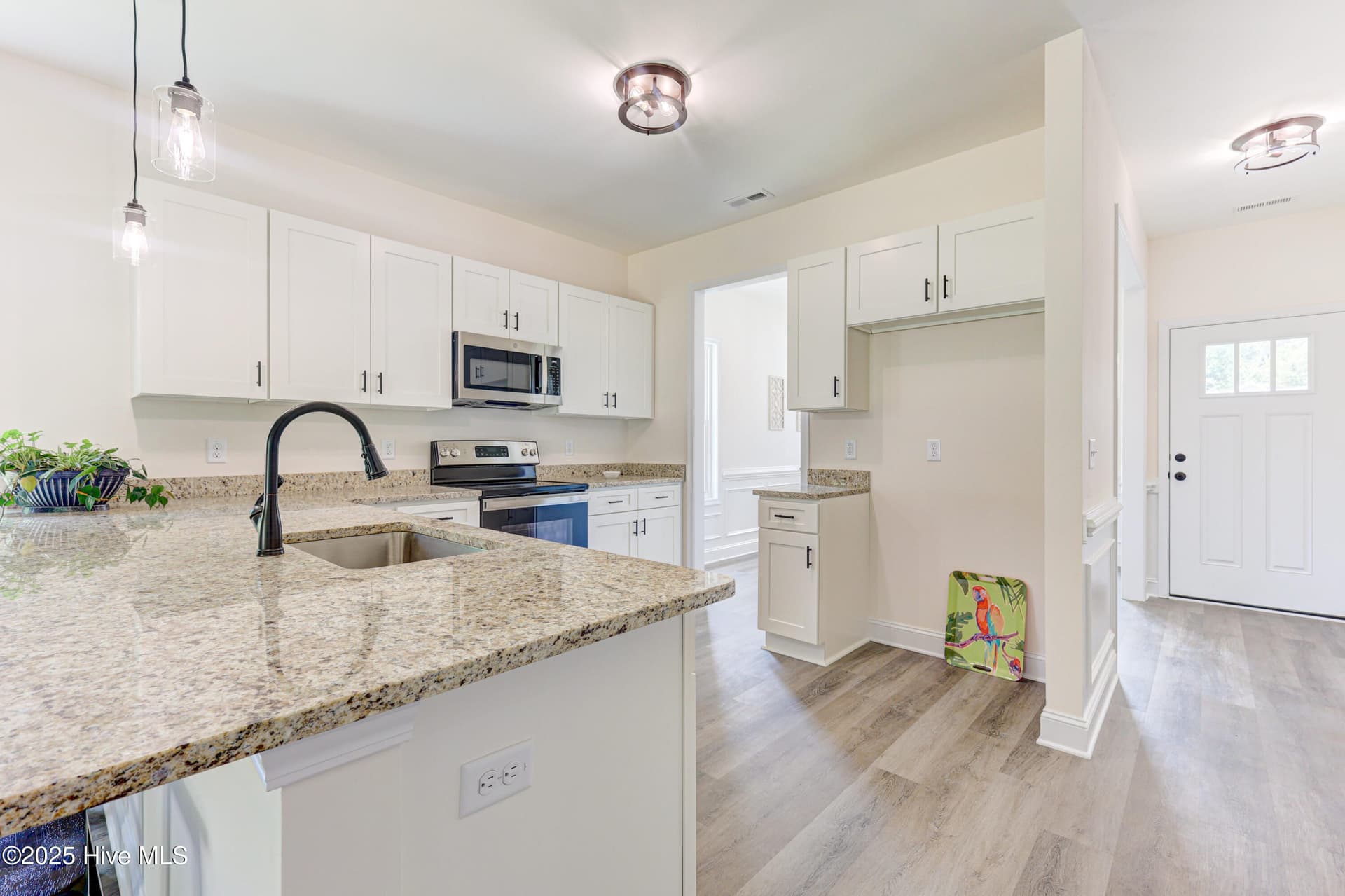 Townhouse at 552 Timbercrest Circle, Bolivia, NC 28422, photo 10 of 37