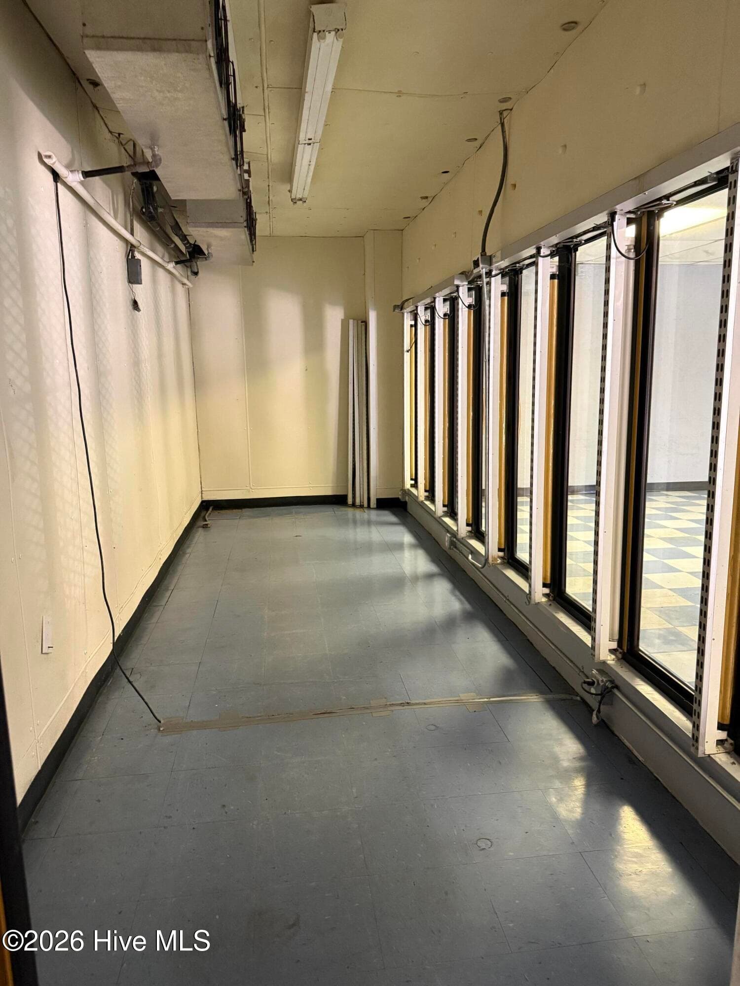 8 door cooler - 1522 W Wall Street, Wadesboro, NC 28170