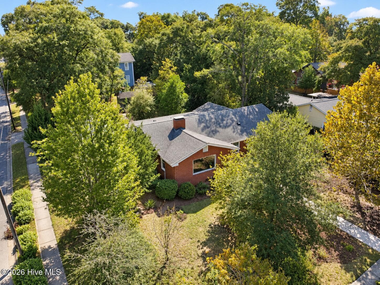 Single Family Residence at 320 Northern Boulevard, Wilmington, NC 28401, photo 4 of 159