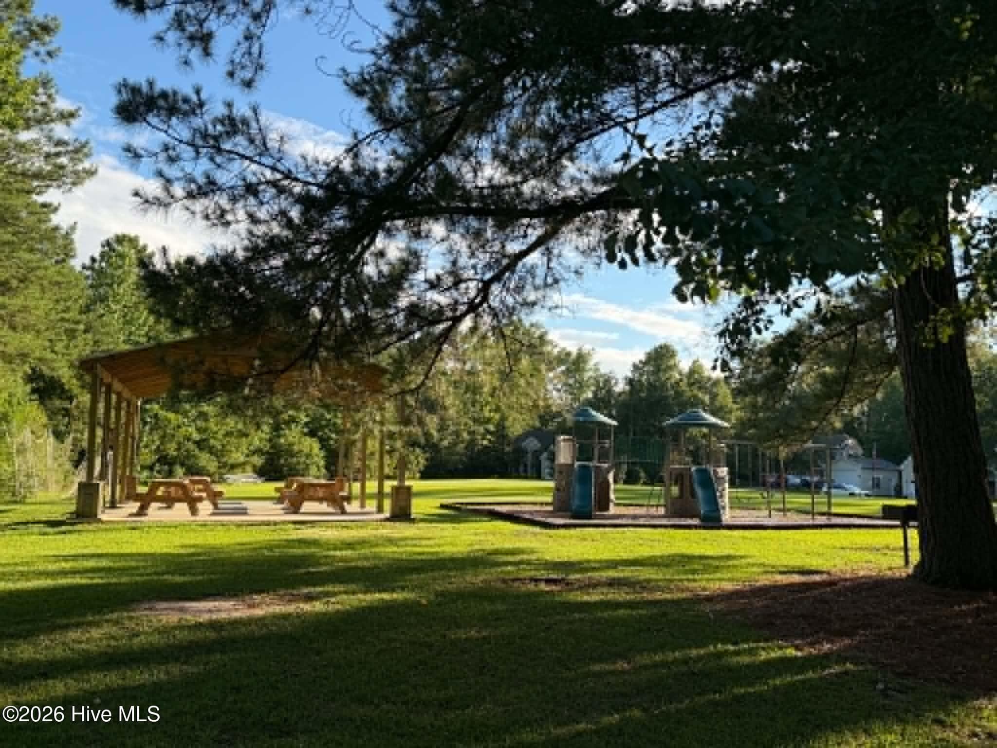 Park and covered picnic area with large field - 516 Neuse Harbour Boulevard, New Bern, NC 28560