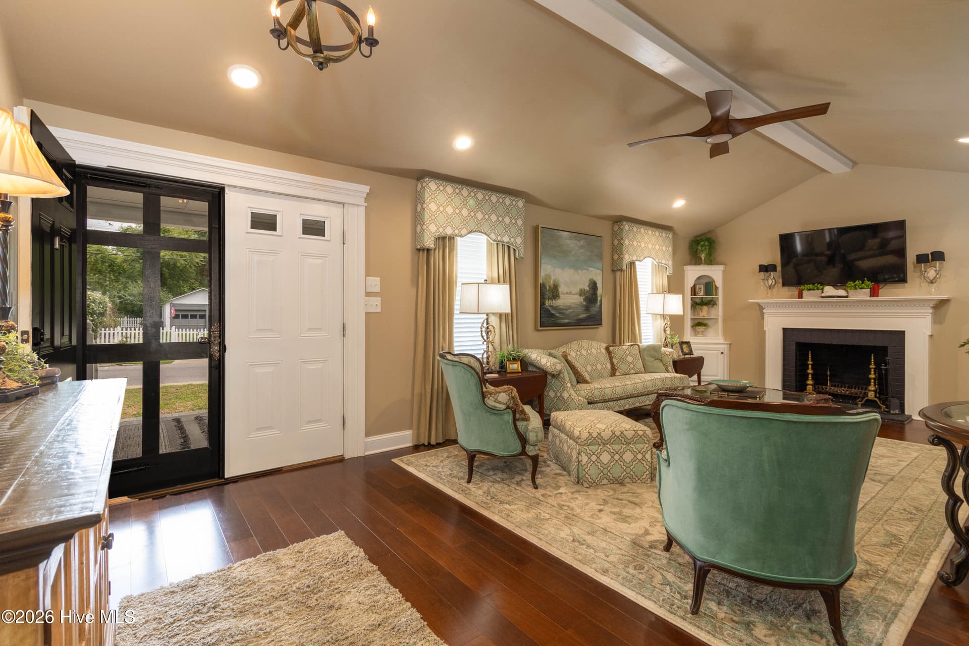 Single Family Residence at 221 E Water Street, Edenton, NC 27932, photo 5 of 39