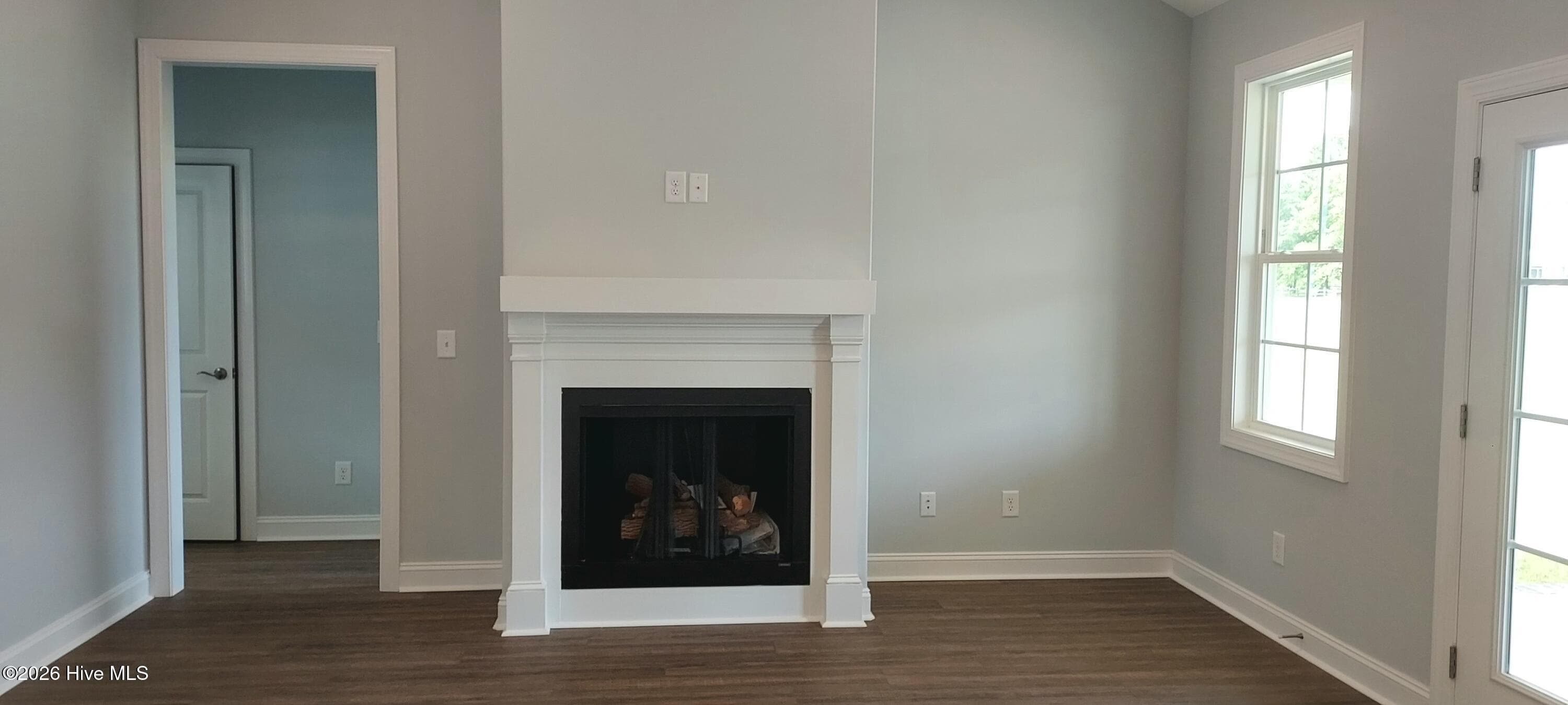 Single Family Residence at 113 Rolling Water Lane, Swansboro, NC 28584, photo 10 of 19