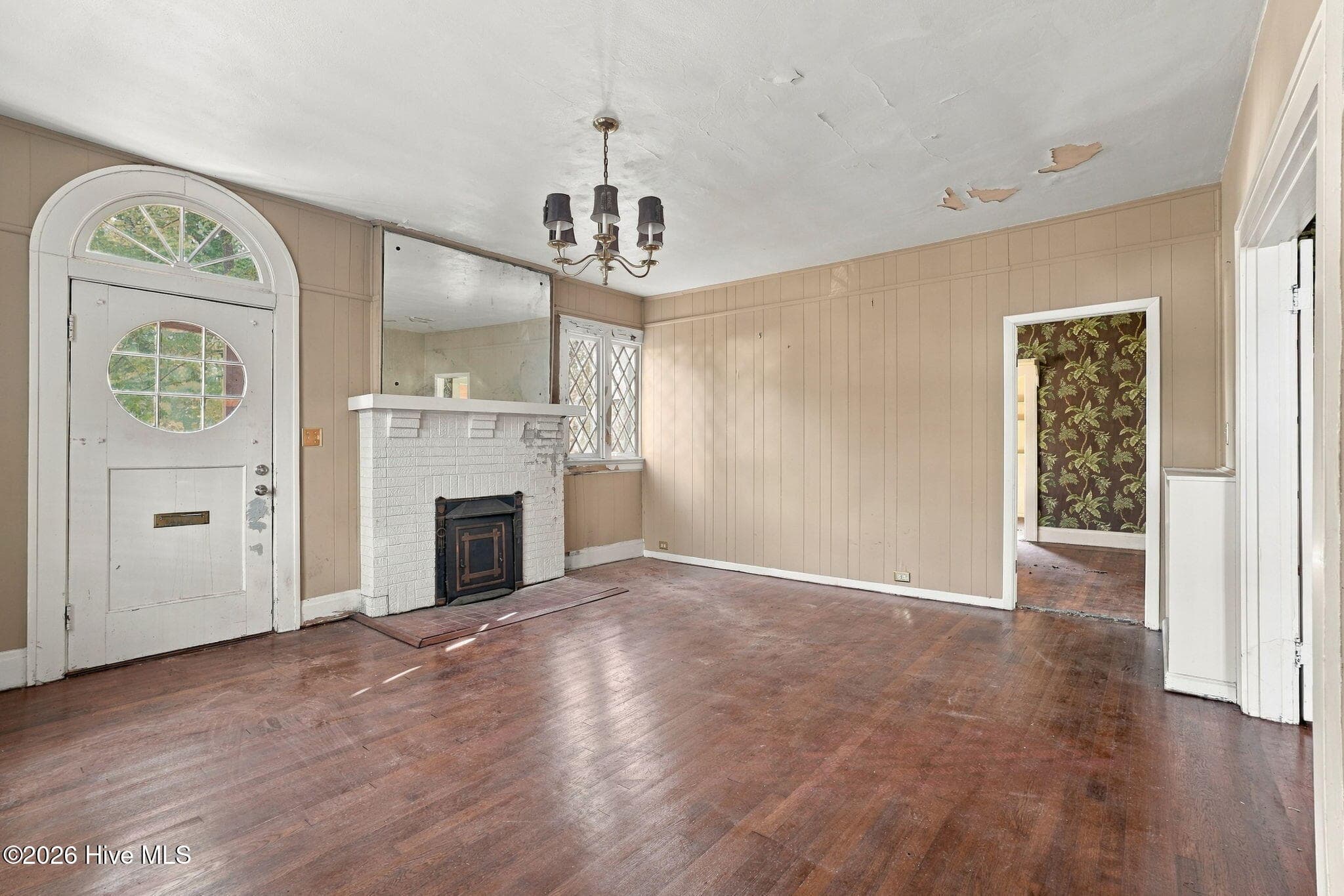 Single Family Residence at 1401 Gold Street N, Wilson, NC 27893, photo 4 of 27