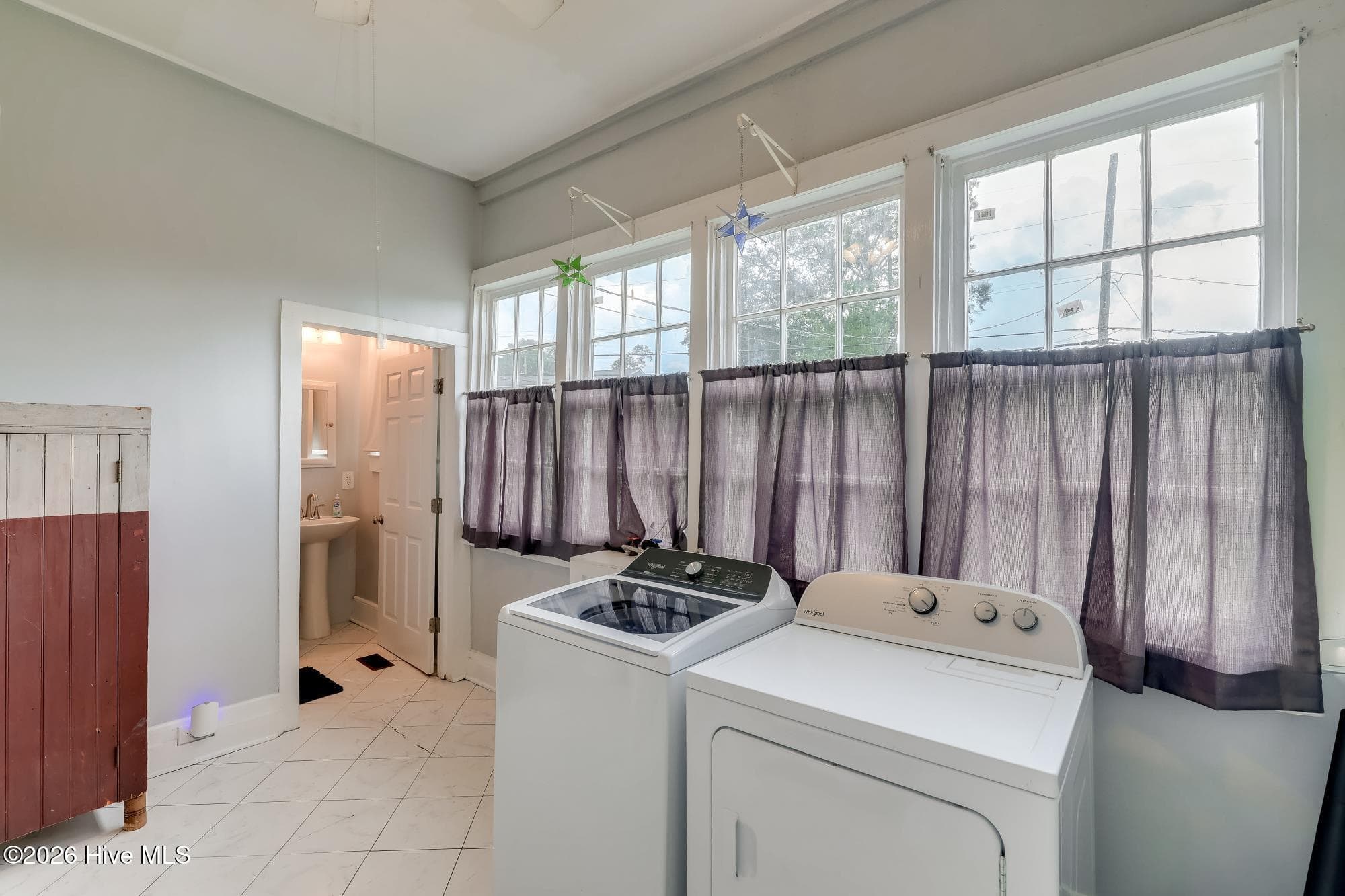 Single Family Residence at 400 W Forest Avenue, North Augusta, SC 29841, photo 2 of 4