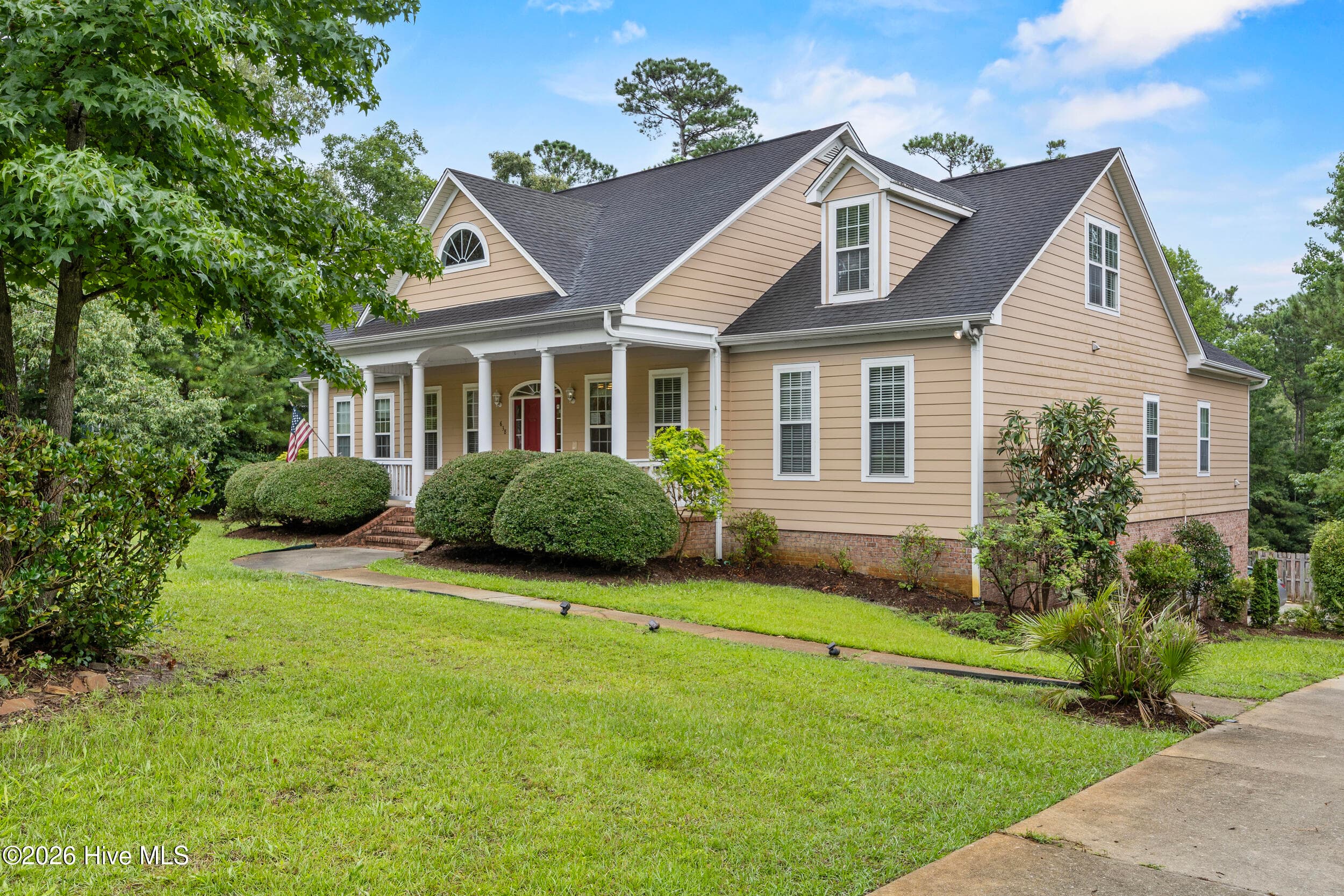 Single Family Residence at 638 Ravenswood Road, Hampstead, NC 28443, photo 4 of 100